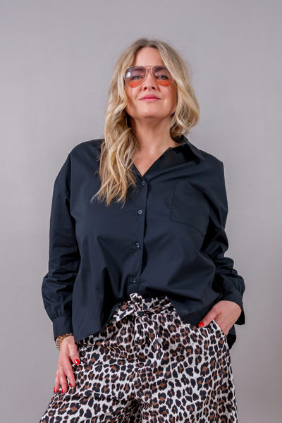 Bluse mit Plissee-Rücken, schwarz