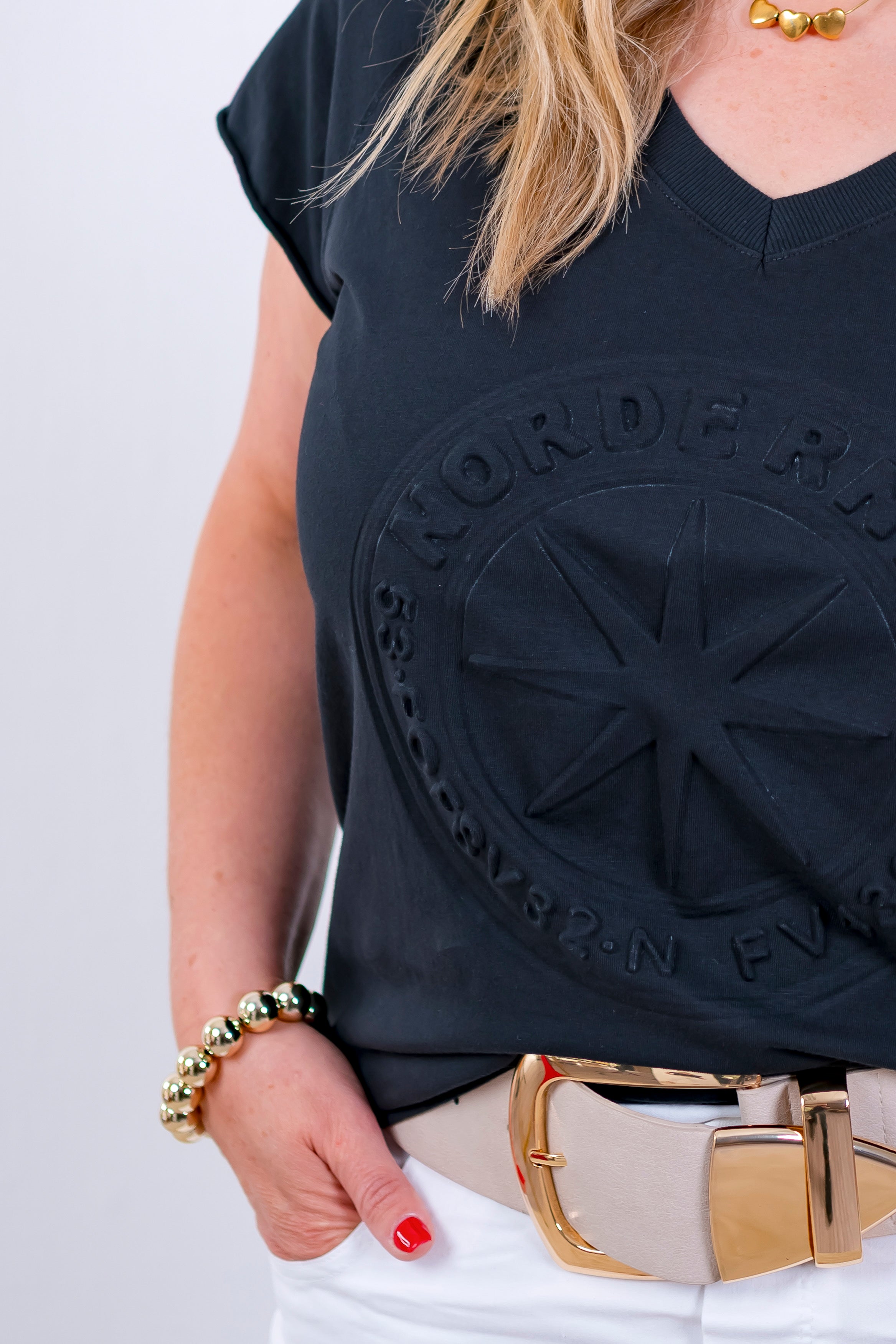 T-Shirt mit V-Ausschnitt, schwarz