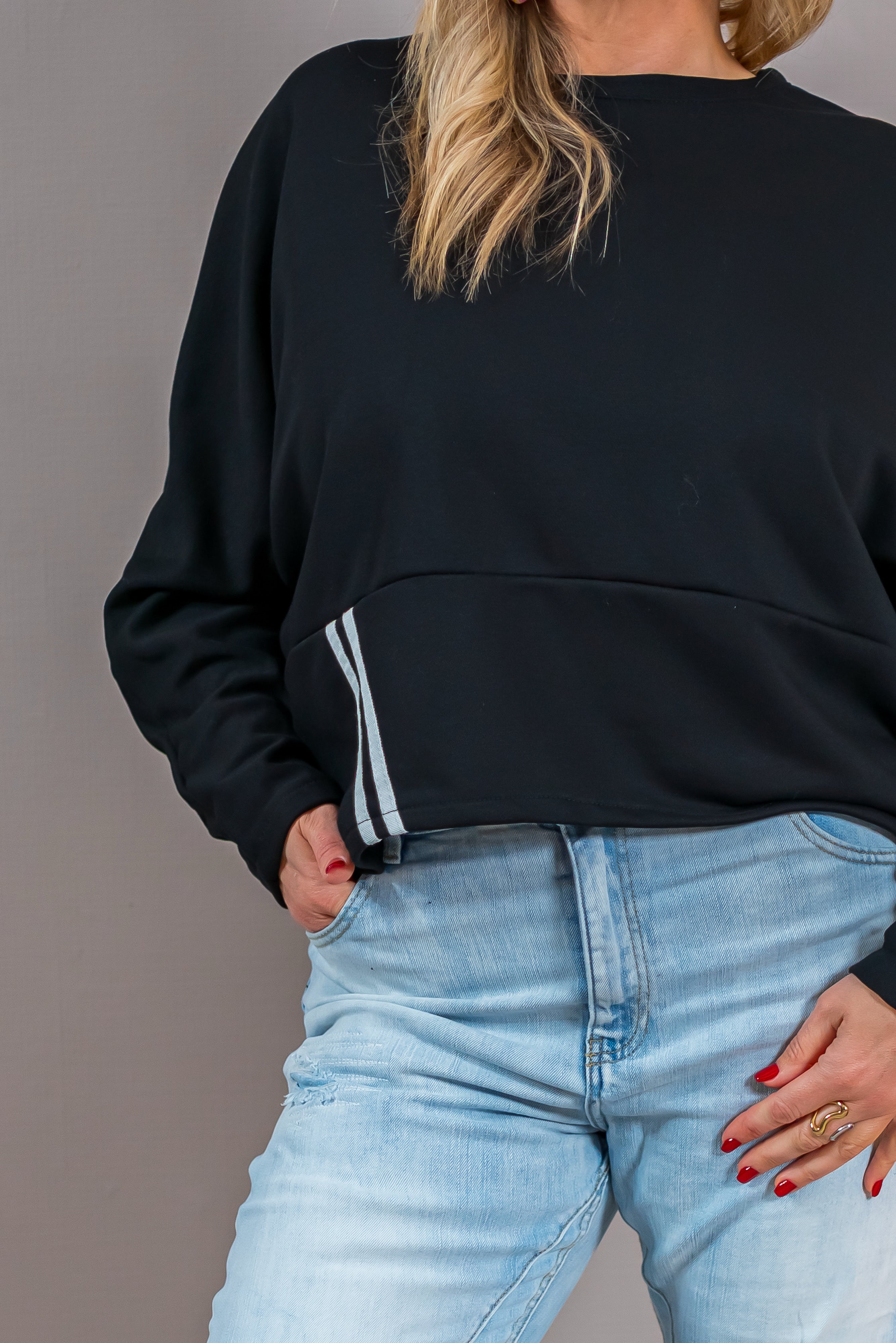 Oversize Sweatshirt mit Streifen-Detail, schwarz