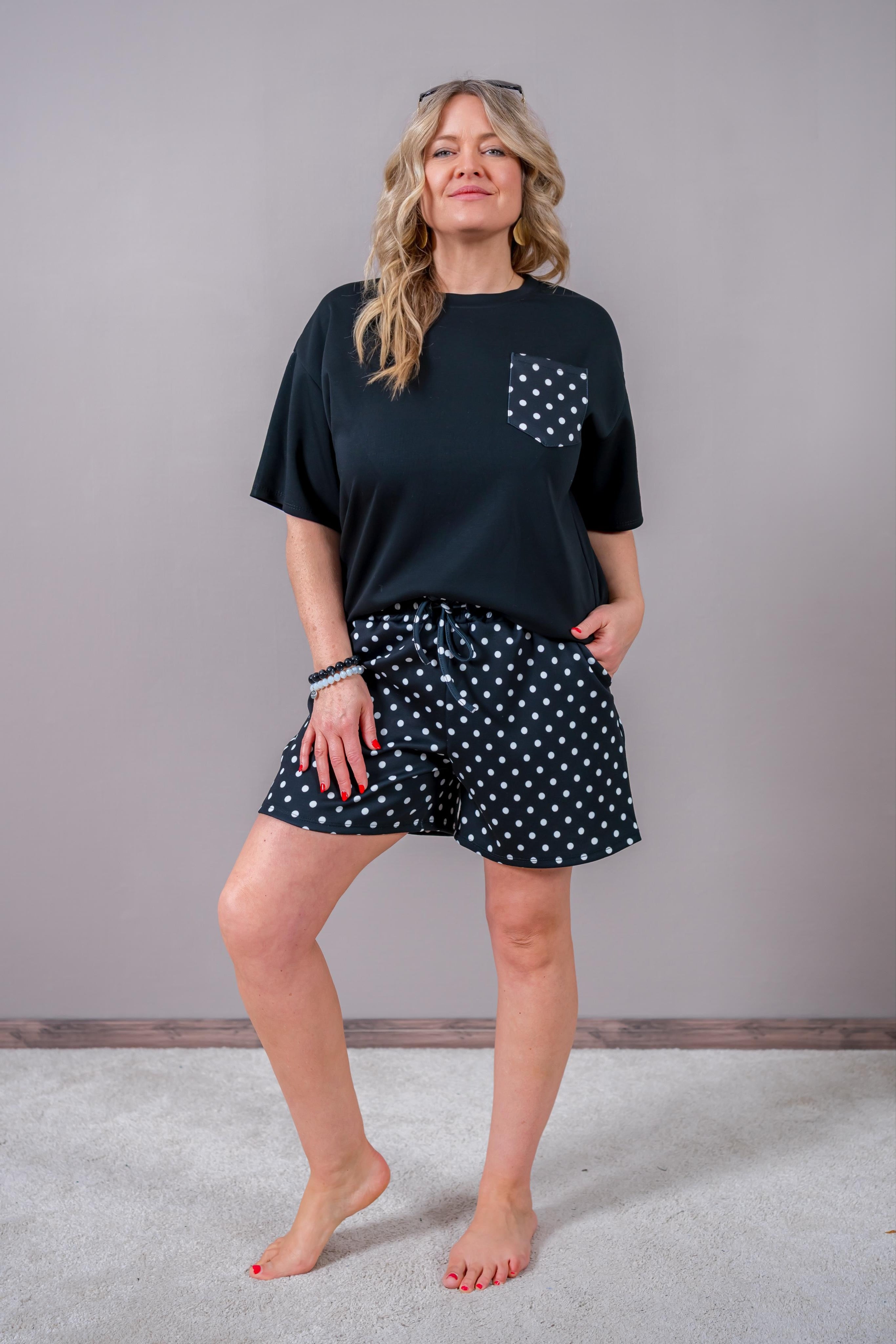 Set mit T-Shirt und Hose mit Punkte-Print, schwarz/weiß