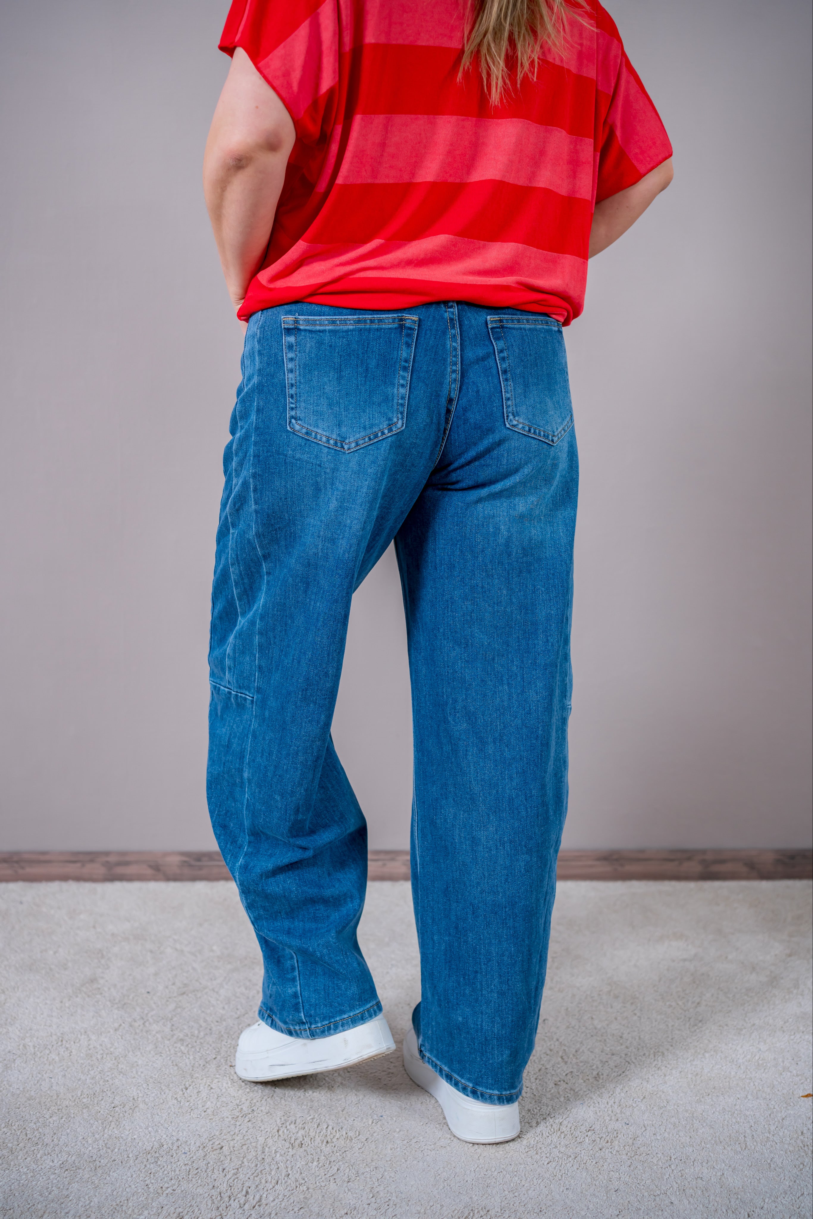 Trendige Barrel Jeans im Medium Wash