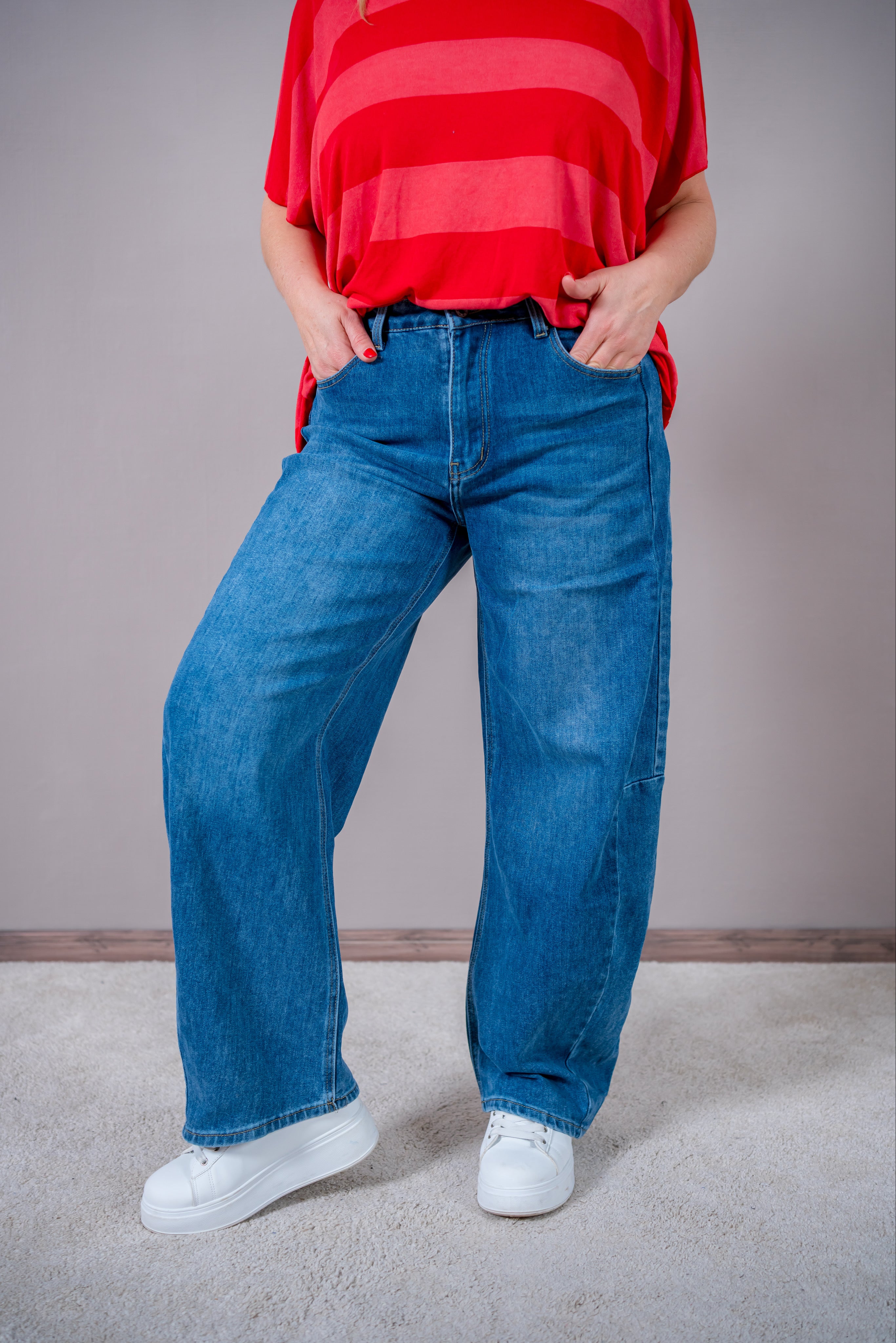 Trendige Barrel Jeans im Medium Wash