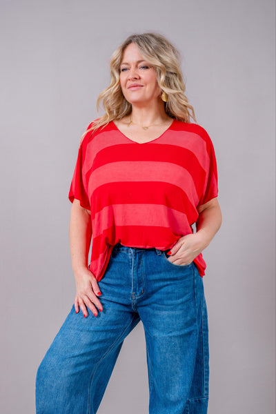 Fließendes Oversize Shirt mit Blockstreifen in Rottönen