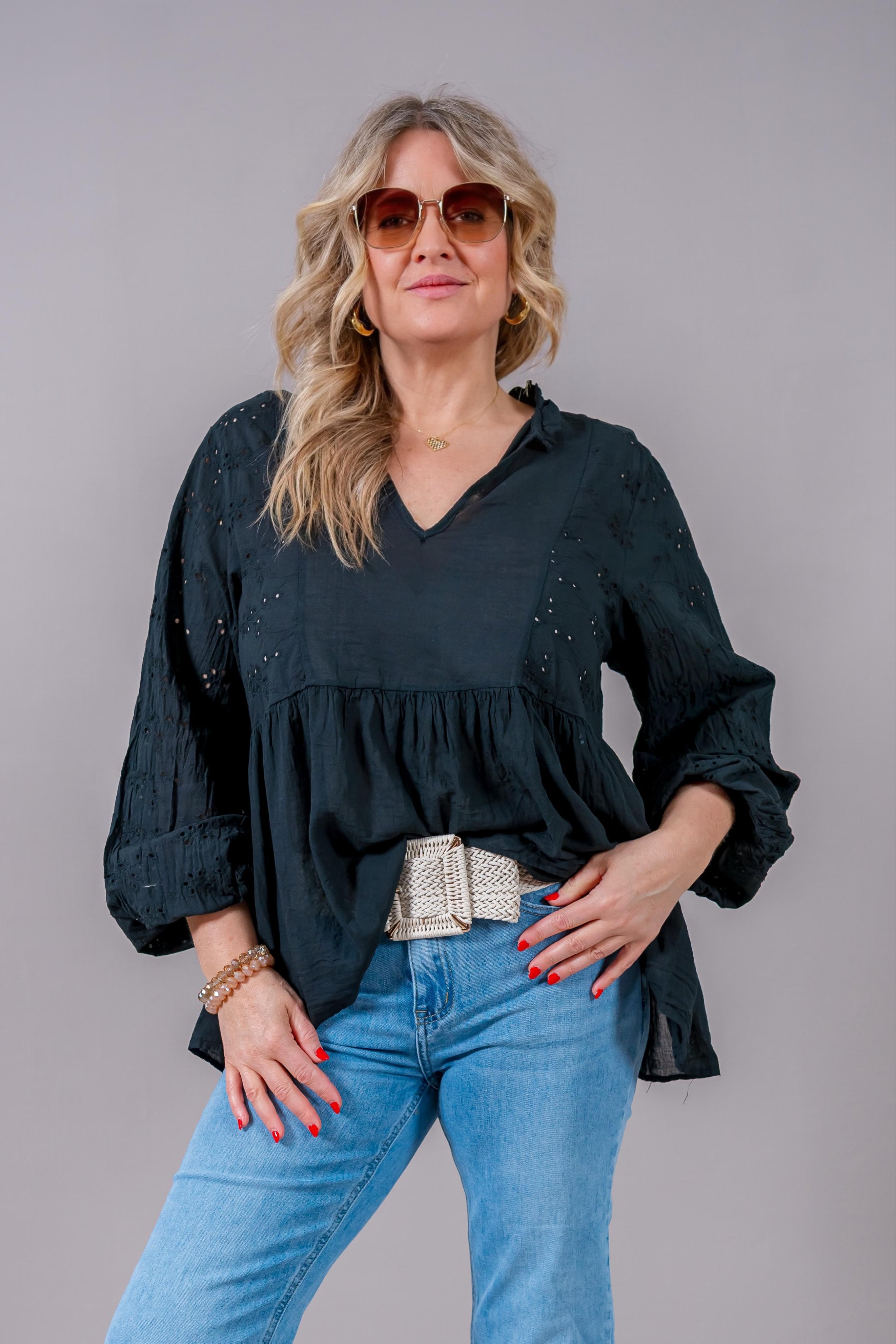 Romantische Boho-Bluse mit Lochstickerei & Rüschen, schwarz