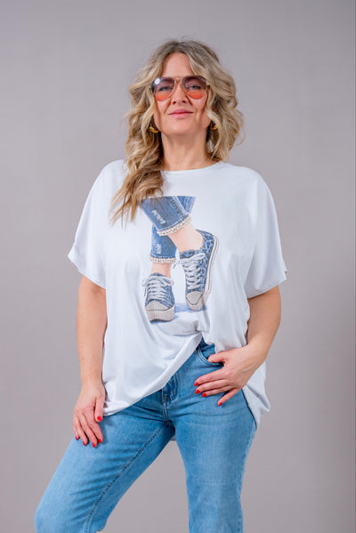 Oversize Shirt 'Sneakers & Pearls', weiß