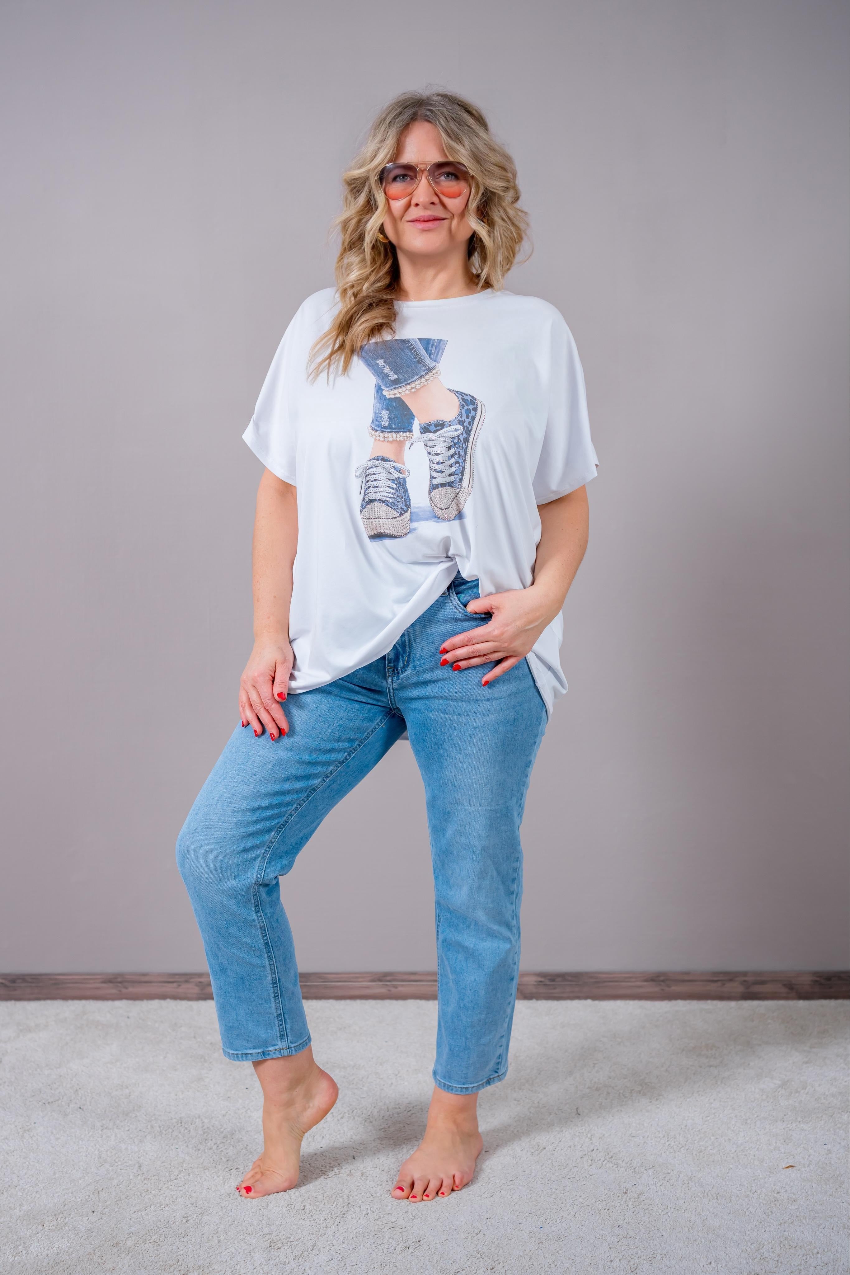 Oversize Shirt 'Sneakers & Pearls', weiß