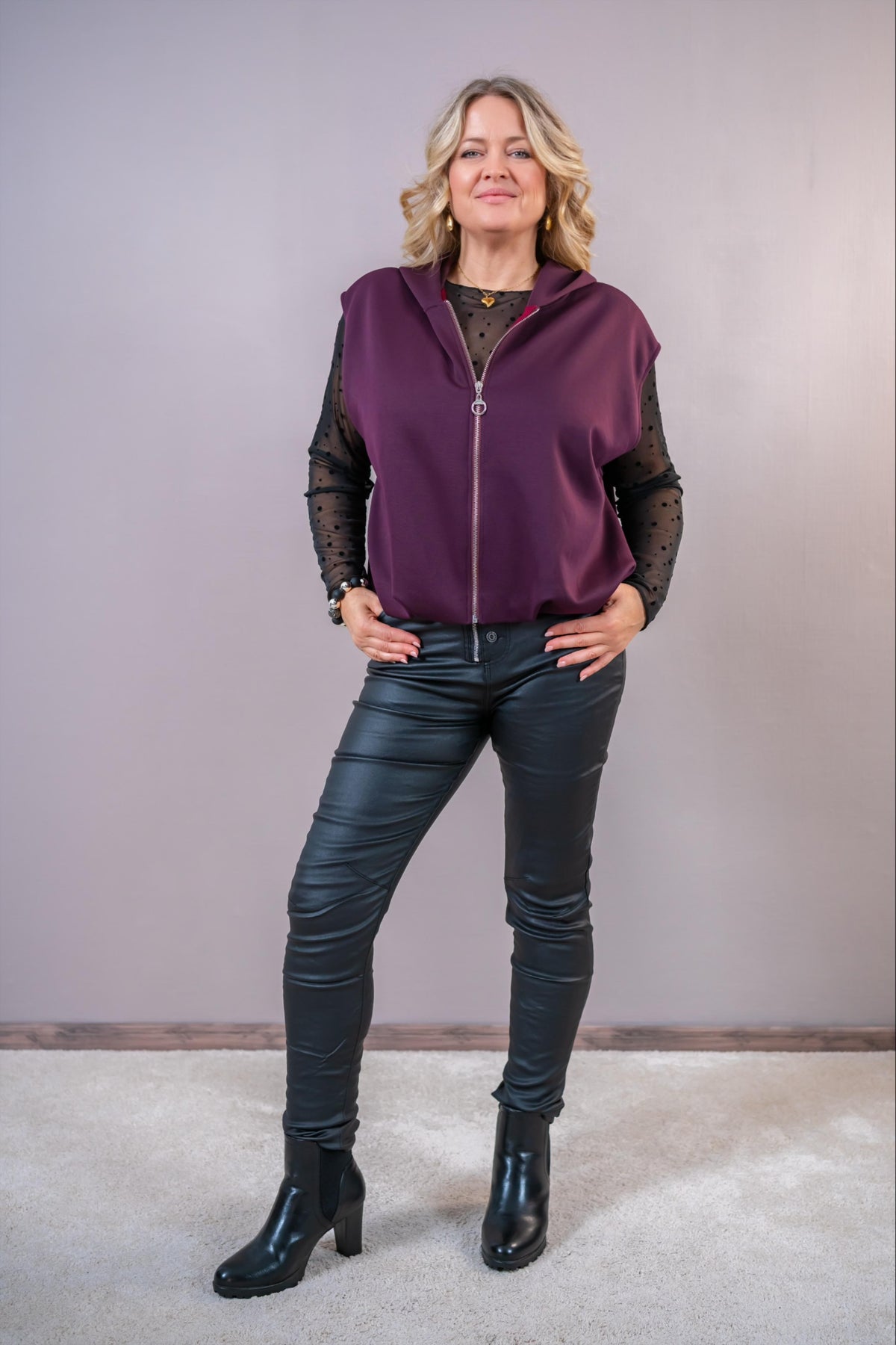 Lässige Kapuzenweste "Urban Style", beerenrot