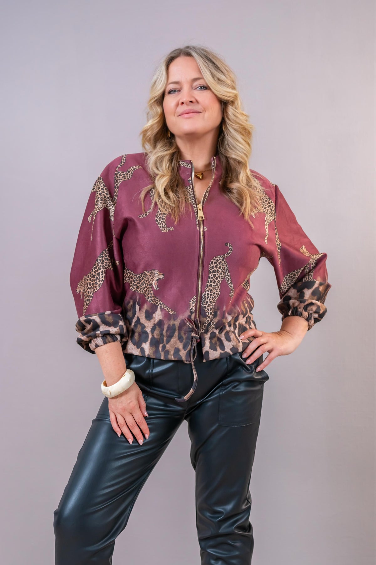 Blouson "Wild Leo" in Wildlederoptik, beerenrot