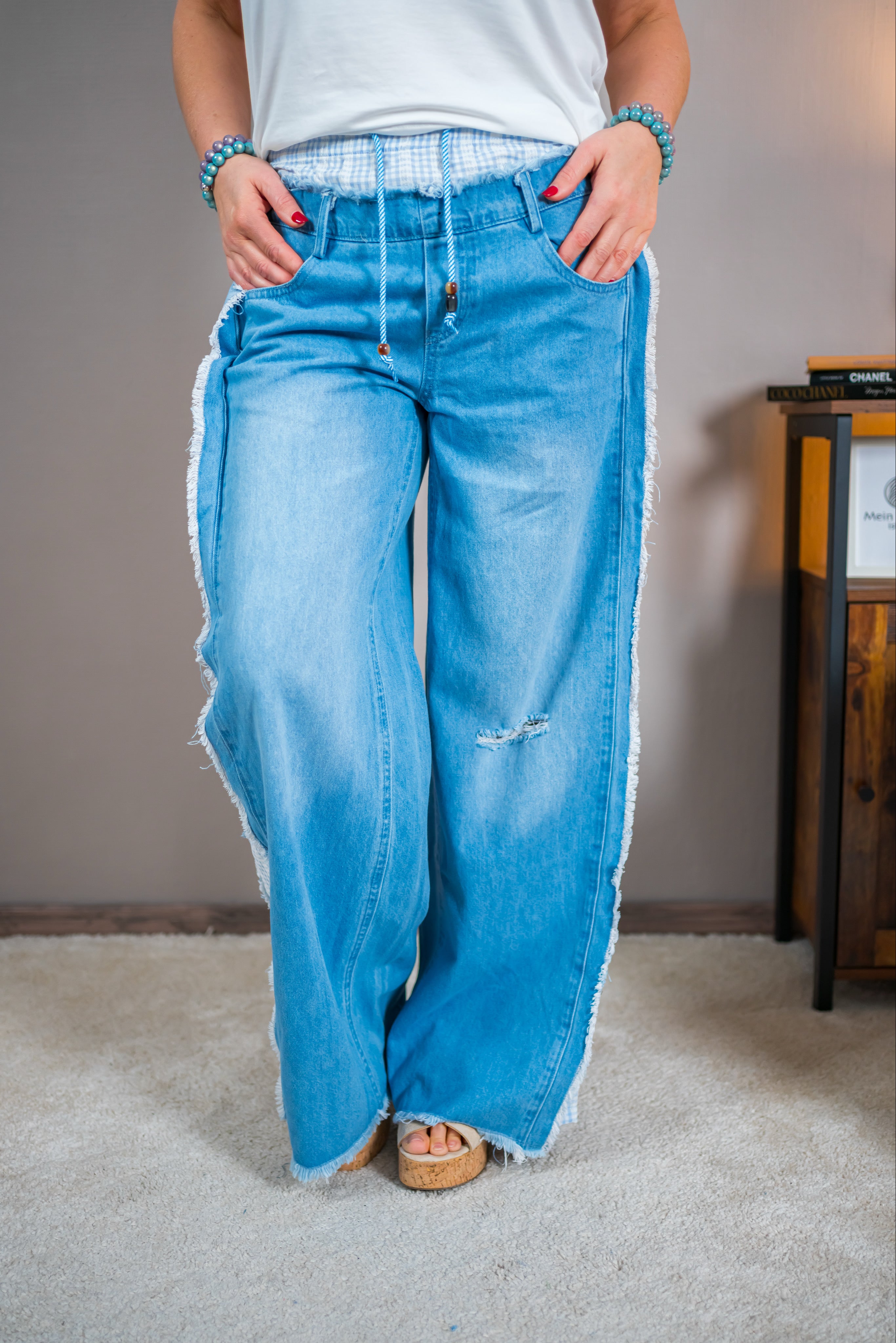 Jeans mit Fransen-Detail und Stoffeinsätzen