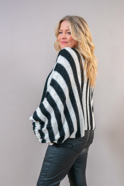 Oversize Strickpullover 'Bold Stripes', schwarz/creme