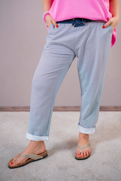 Leichte gestreifte Hose, weiß/dunkelblau