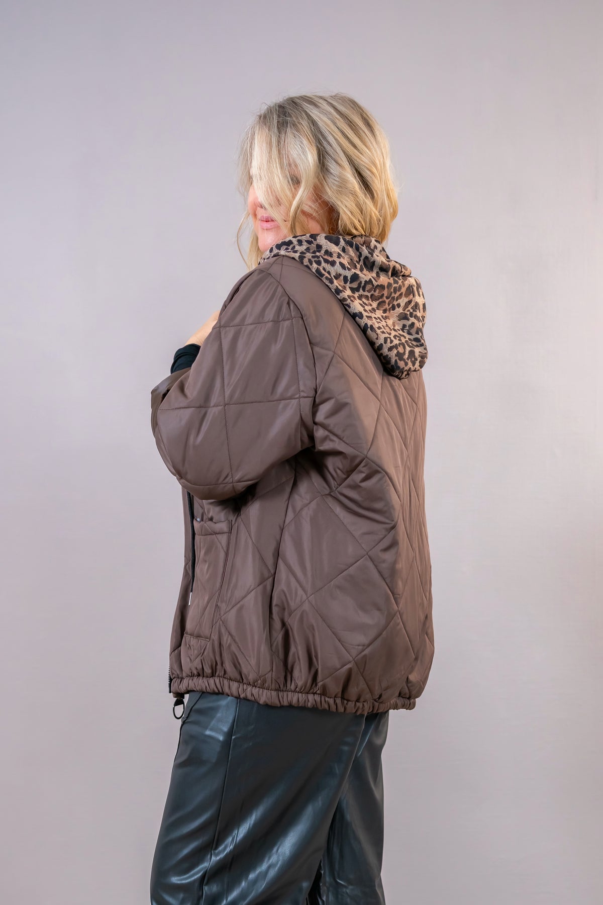 Steppjacke mit Leo-Kapuze, schokobraun
