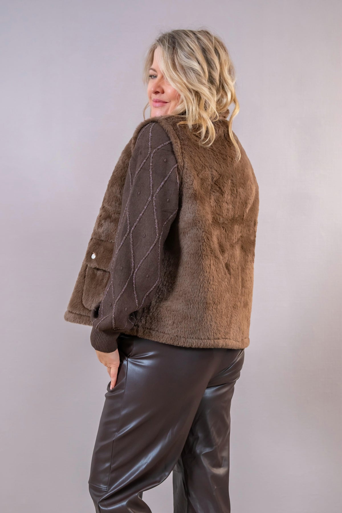 Teddyweste "Cozy Buckle", schokobraun
