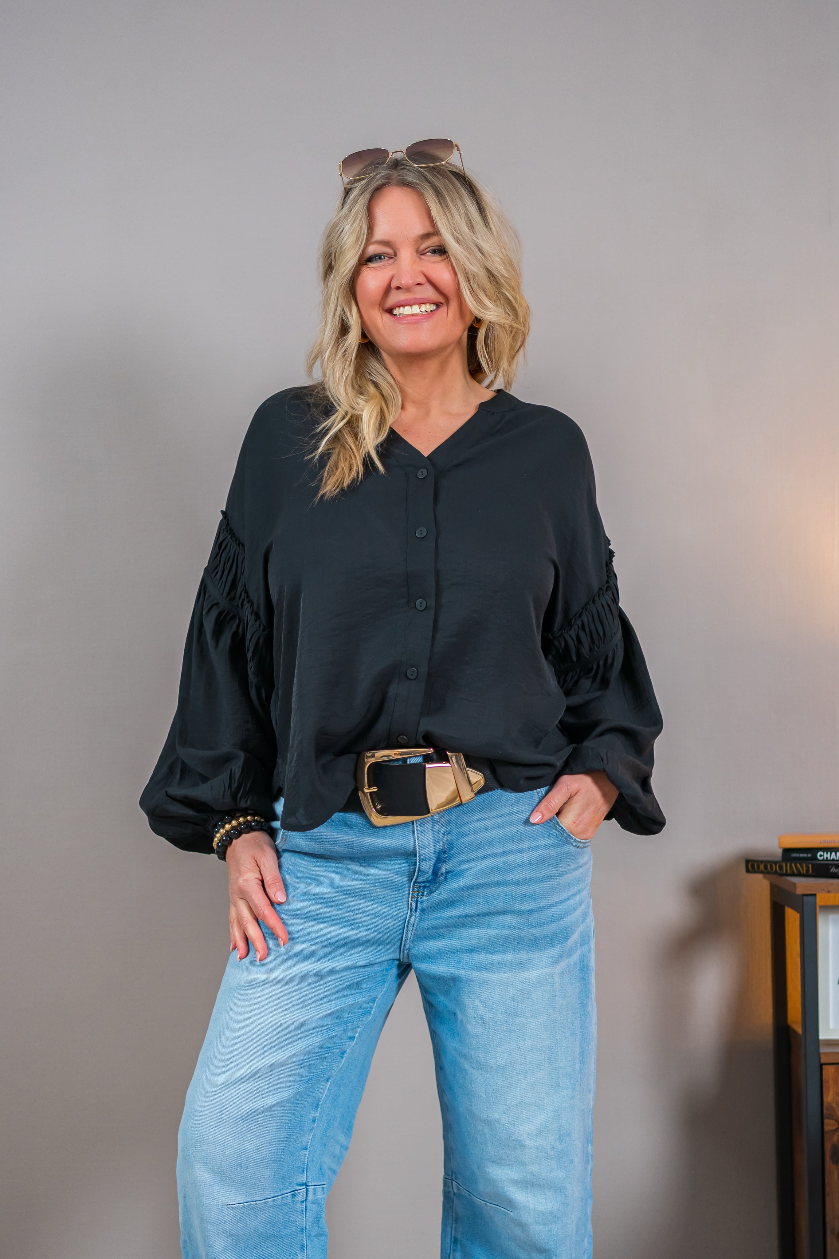 Leichte Bluse mit Ballonärmeln, schwarz