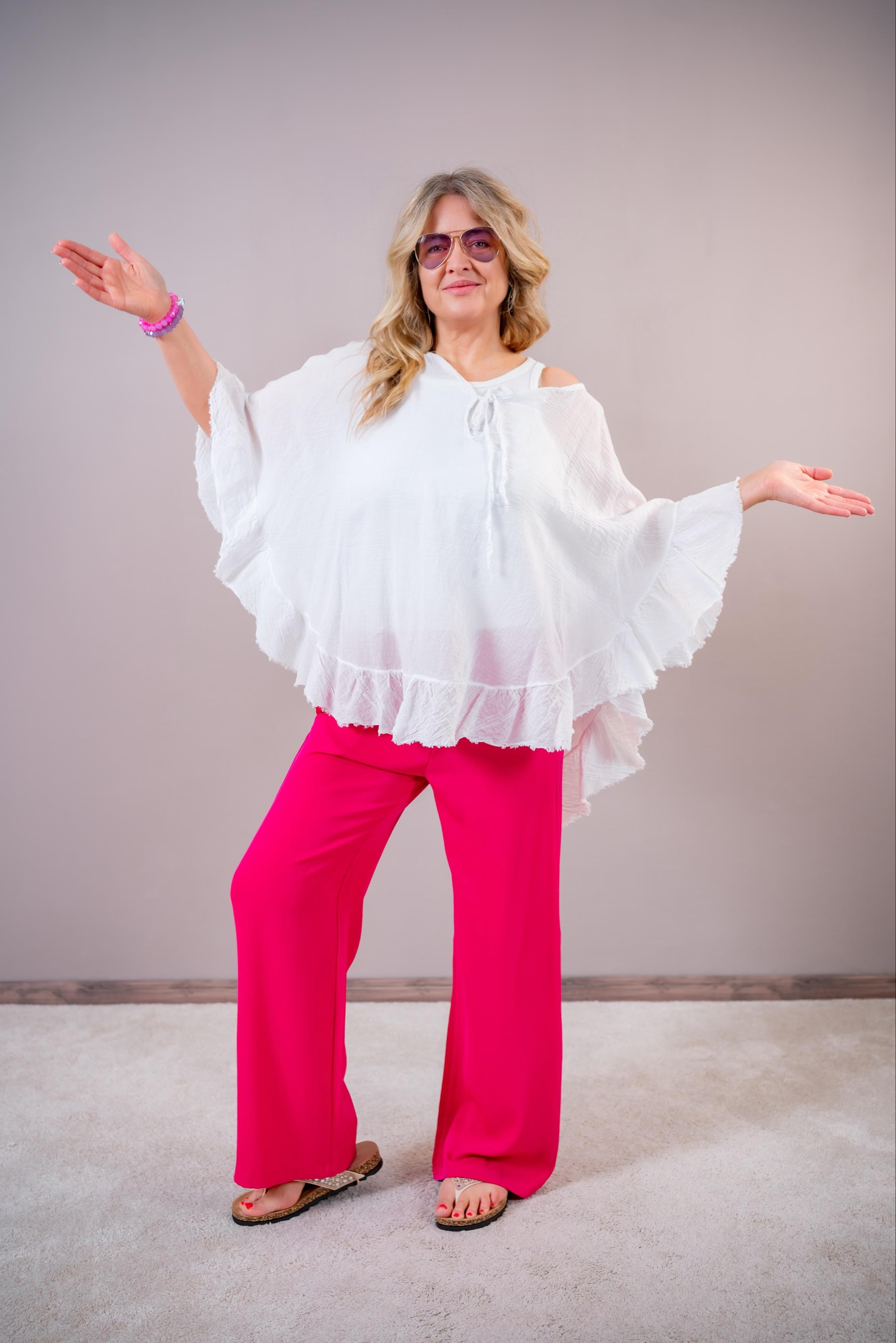 Volant-Bluse mit ausgefransten Saum, weiß
