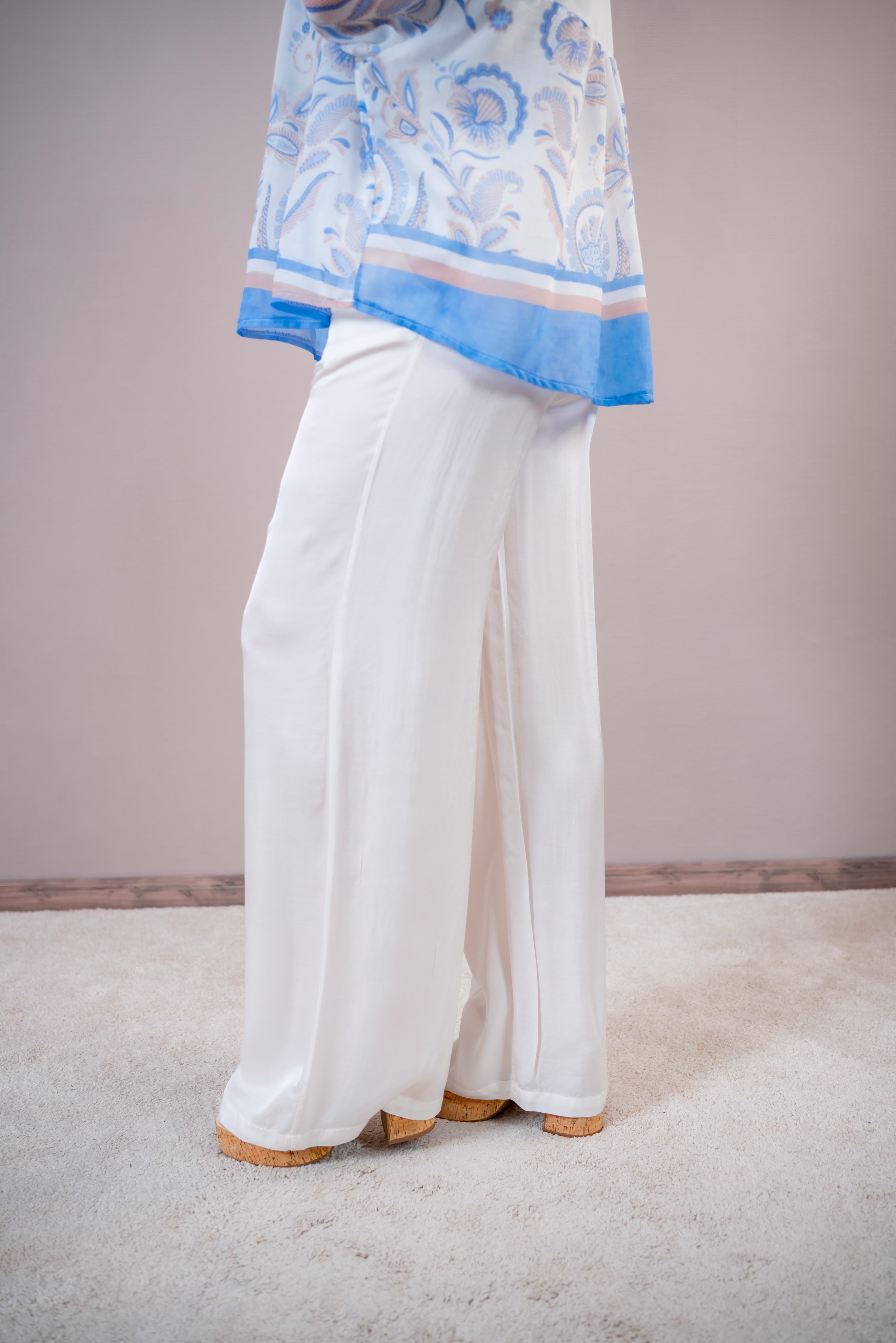 Sommerliche Hose mit Ziernaht, ecru