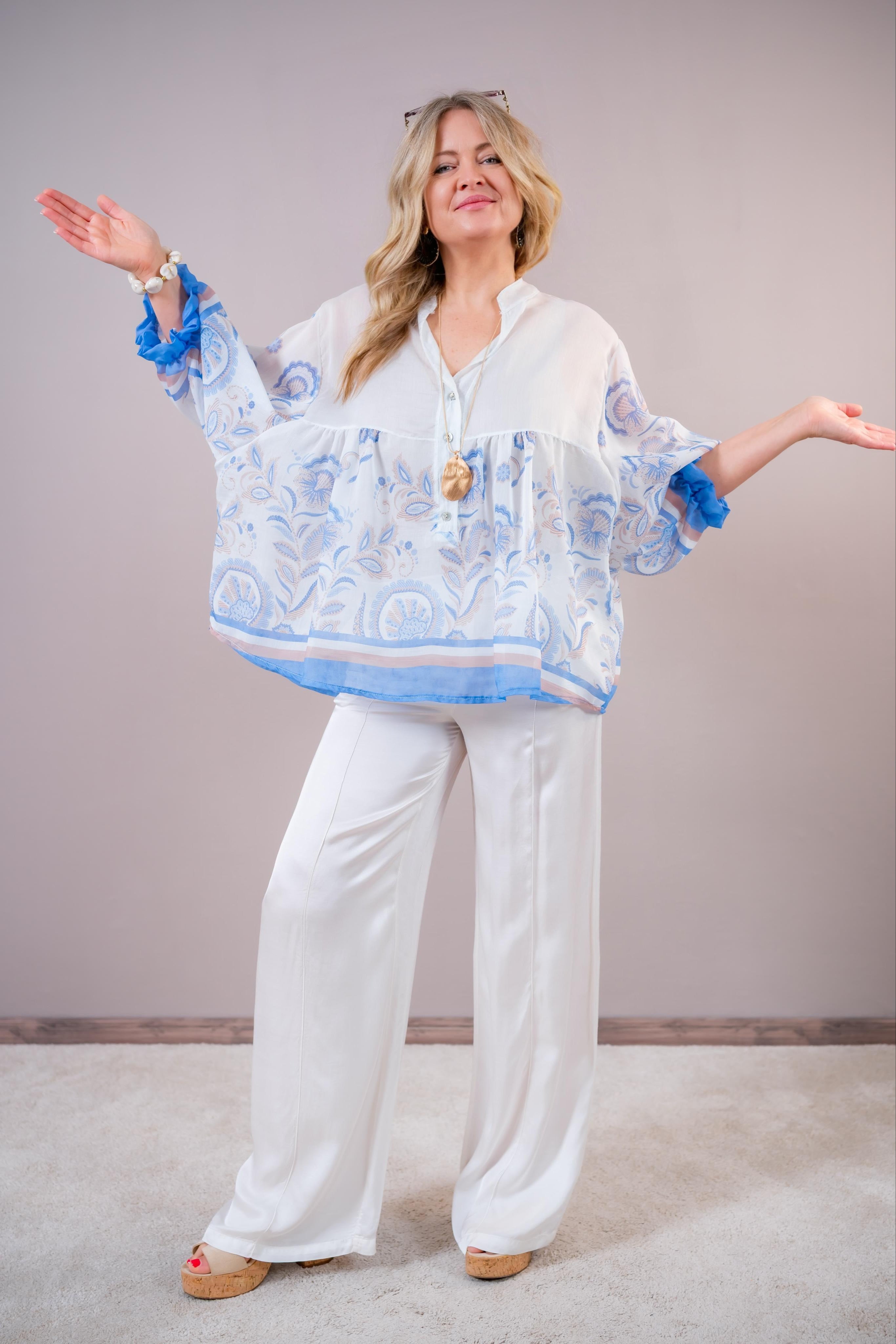 Bluse mit Muster, weiß/blau