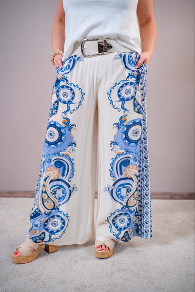 Weite Hose in Creme mit Muster