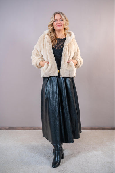 Kunstfelljacke mit Kapuze, creme