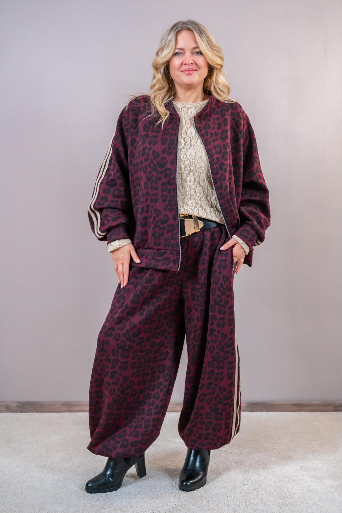 Curvy Oversize-Sweatjacke, beere/creme