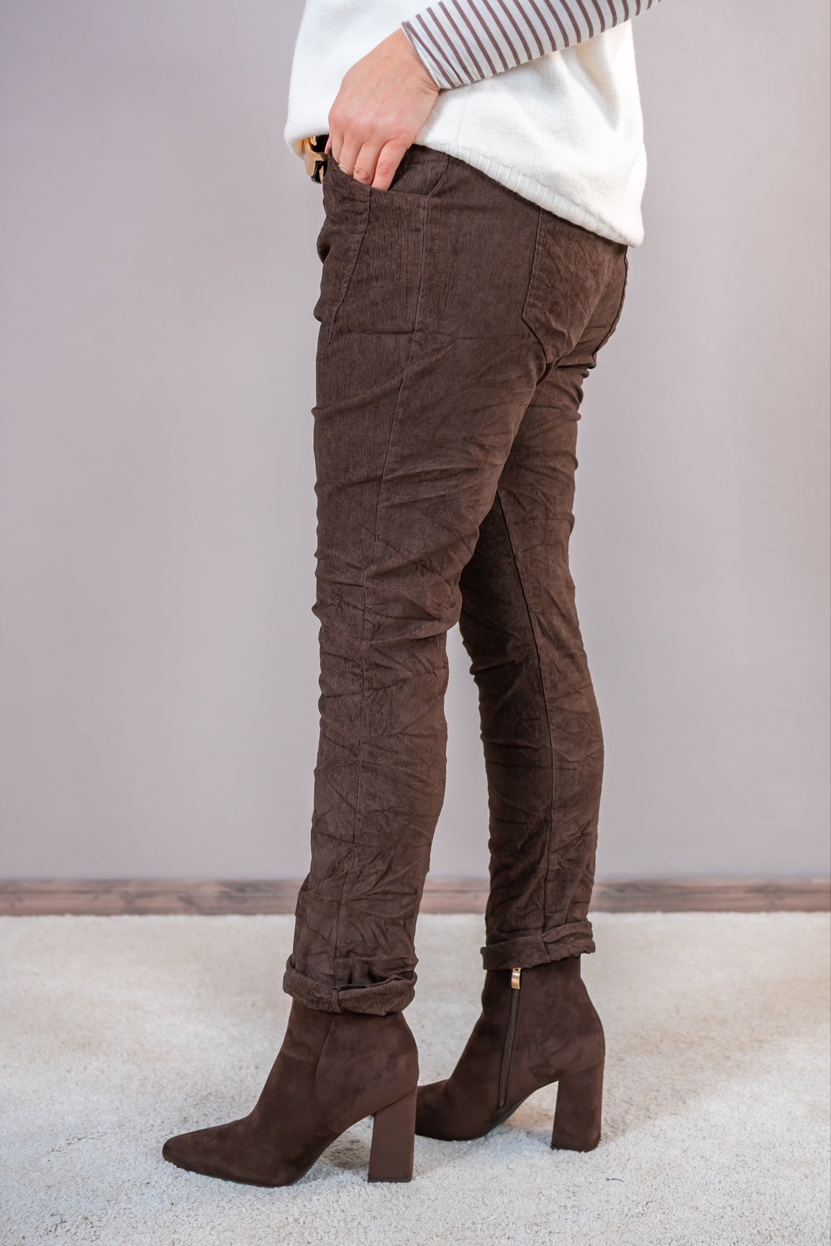 Stretchhose in Samt-Cord-Optik, schokobraun