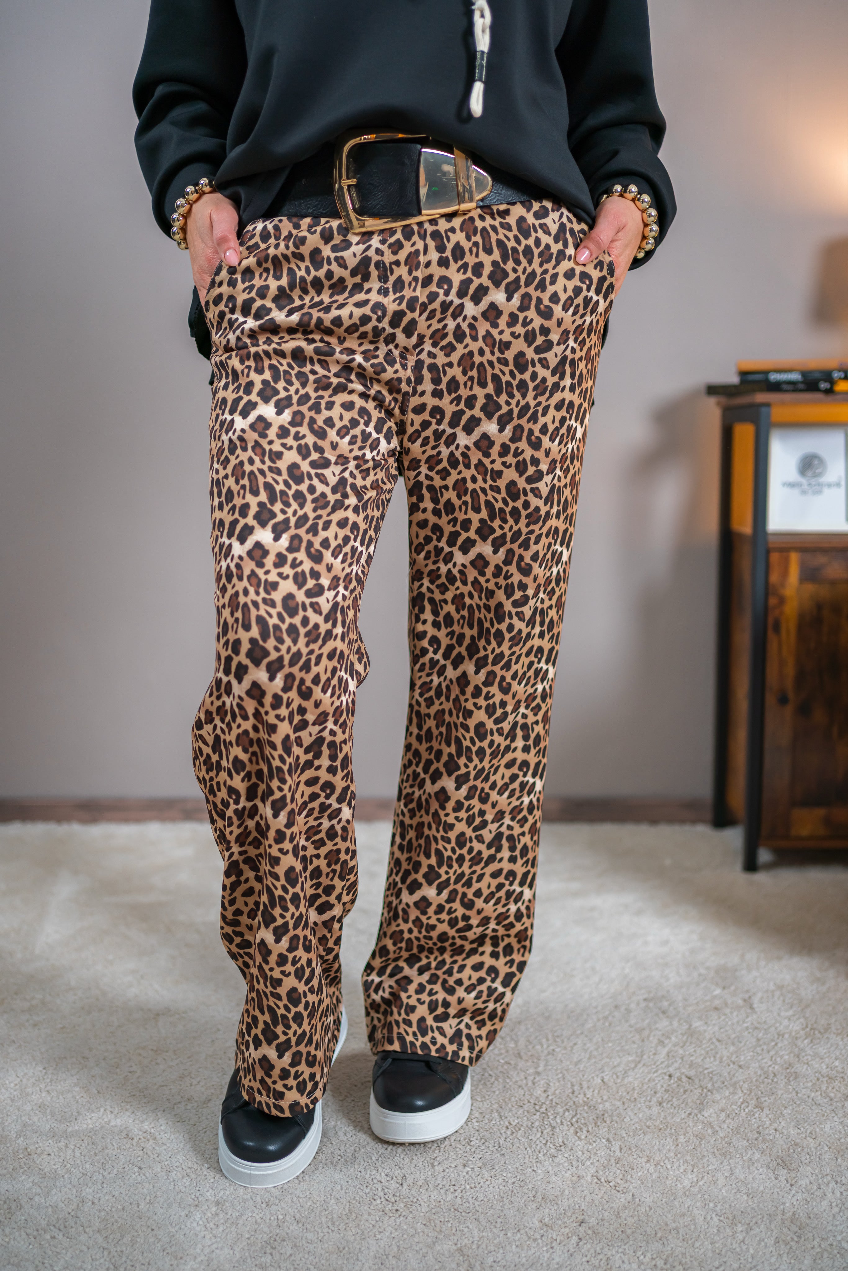 Weiche Hose mit Leoprint