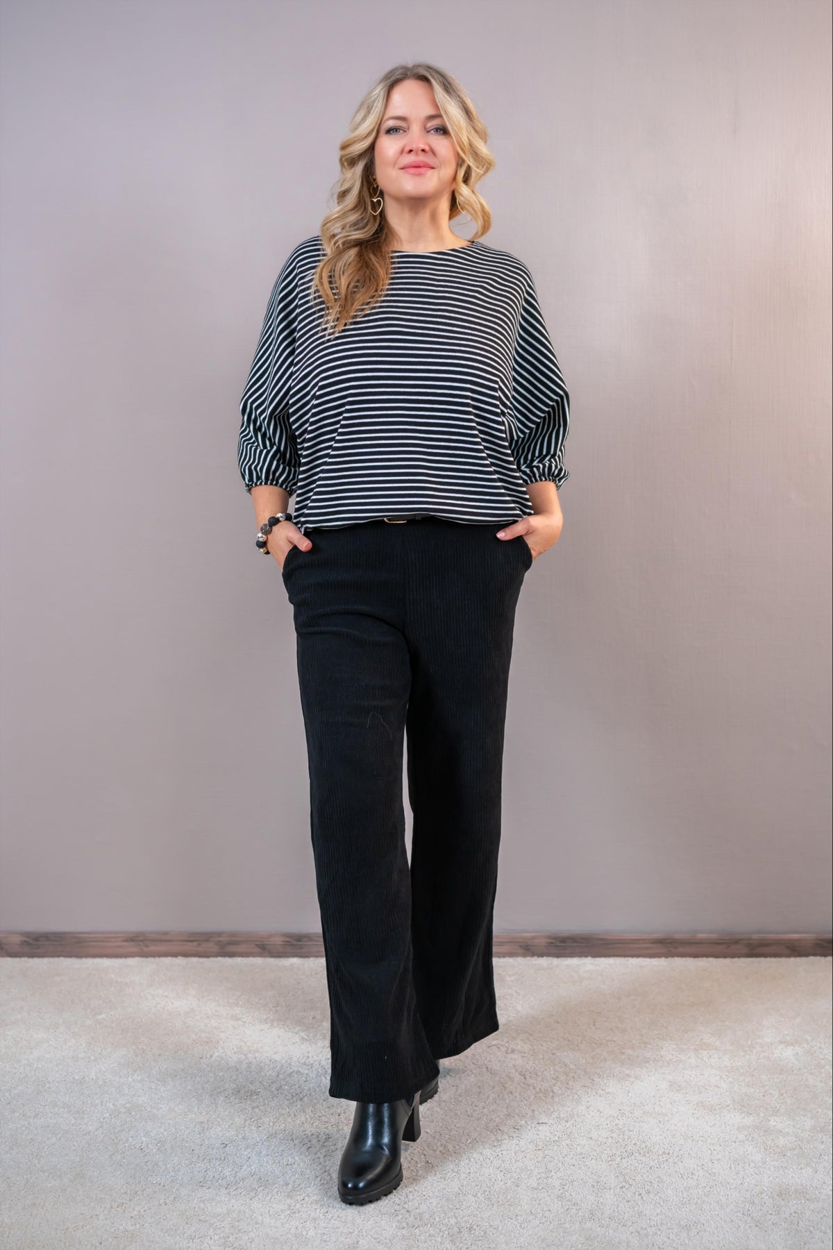 Oversize-Shirt in Cord-Optik, schwarz/weiß
