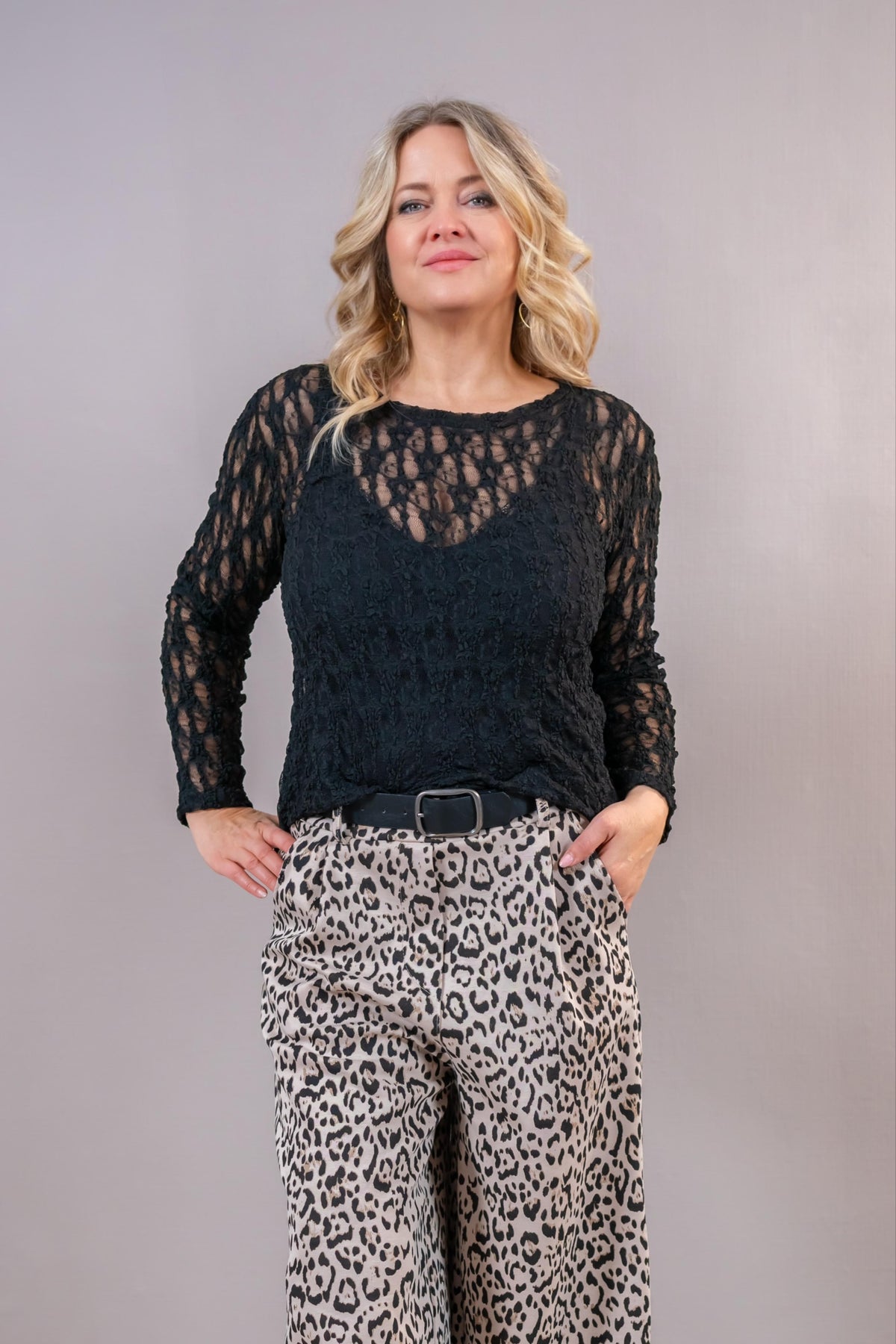Curvy Spitzen-Langarmshirt, schwarz