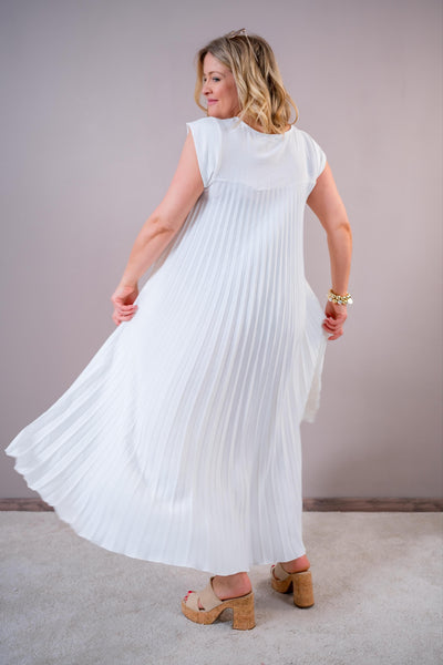Leichtes Plisseekleid, off-white