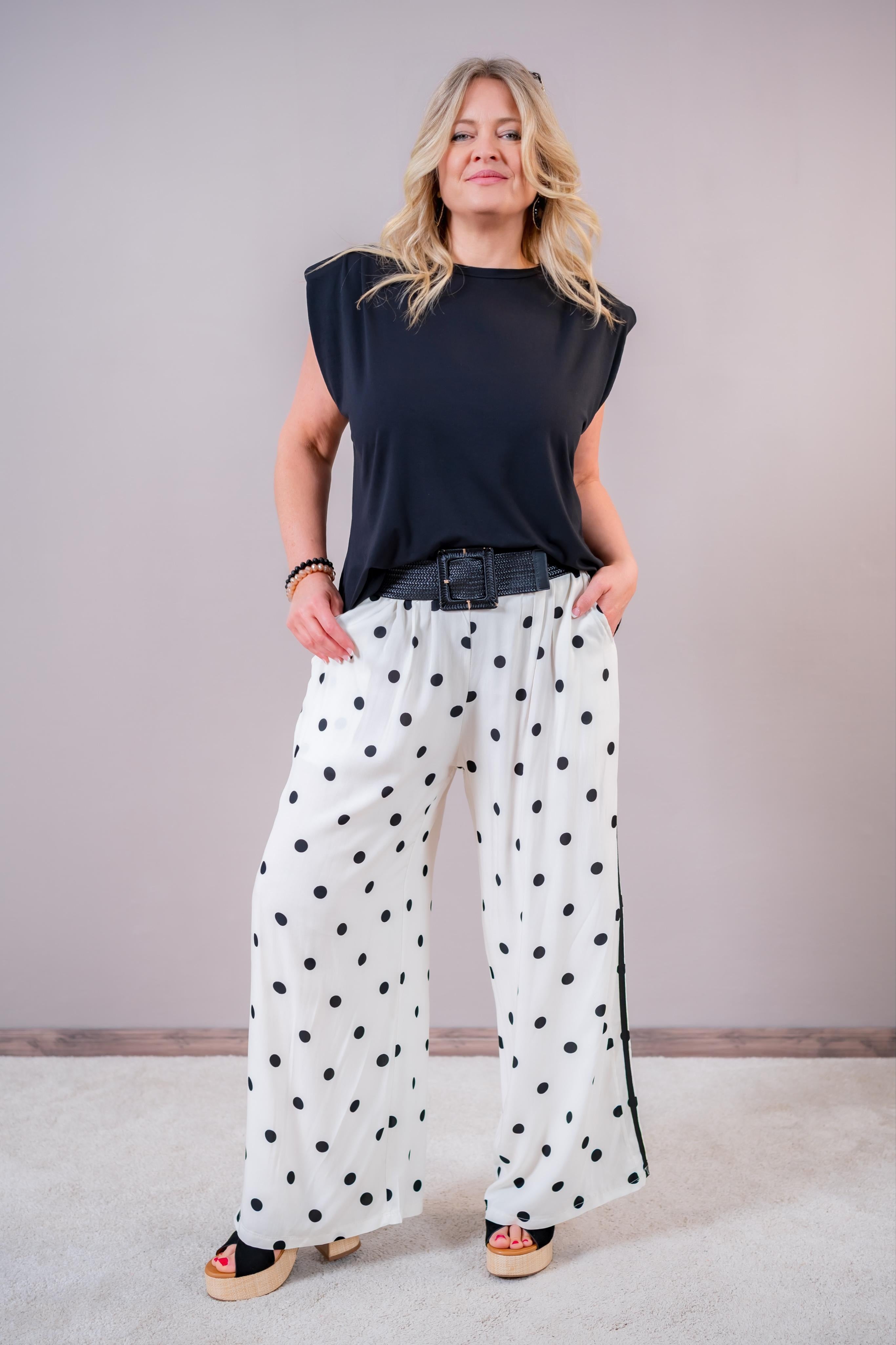 Leichte Hose mit Punkten, weiß/schwarz