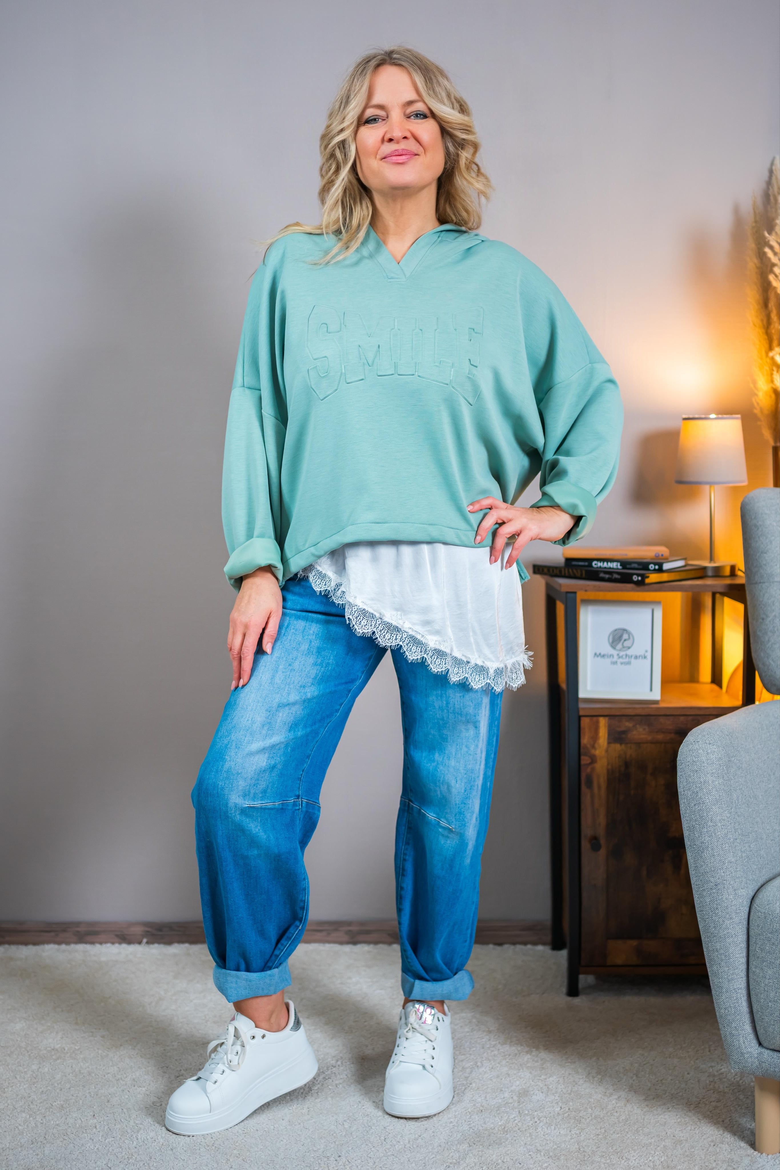 Asymmetrische Blusenverlängerung mit Spitze, weiß