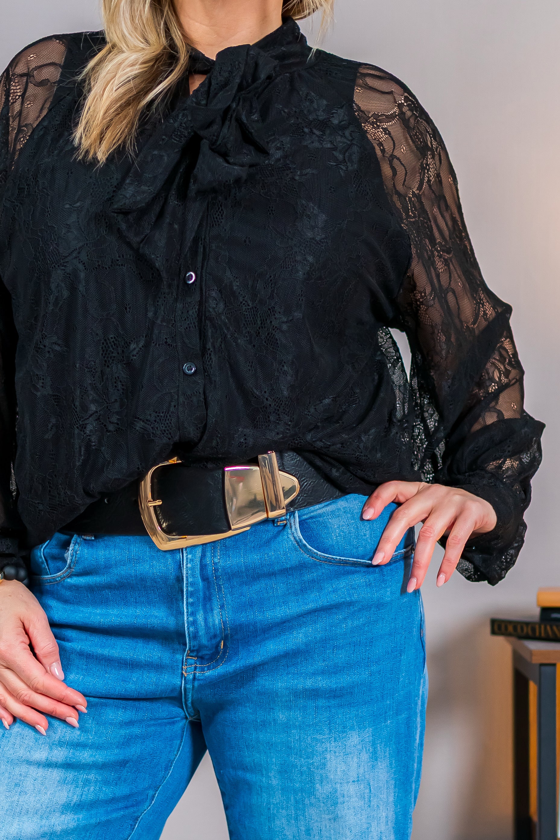 Bluse mit Spitze, schwarz