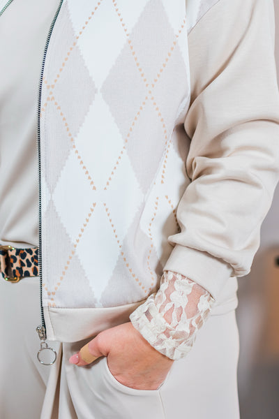 Stylische Sweatjacke mit Rautenmuster, creme/beige