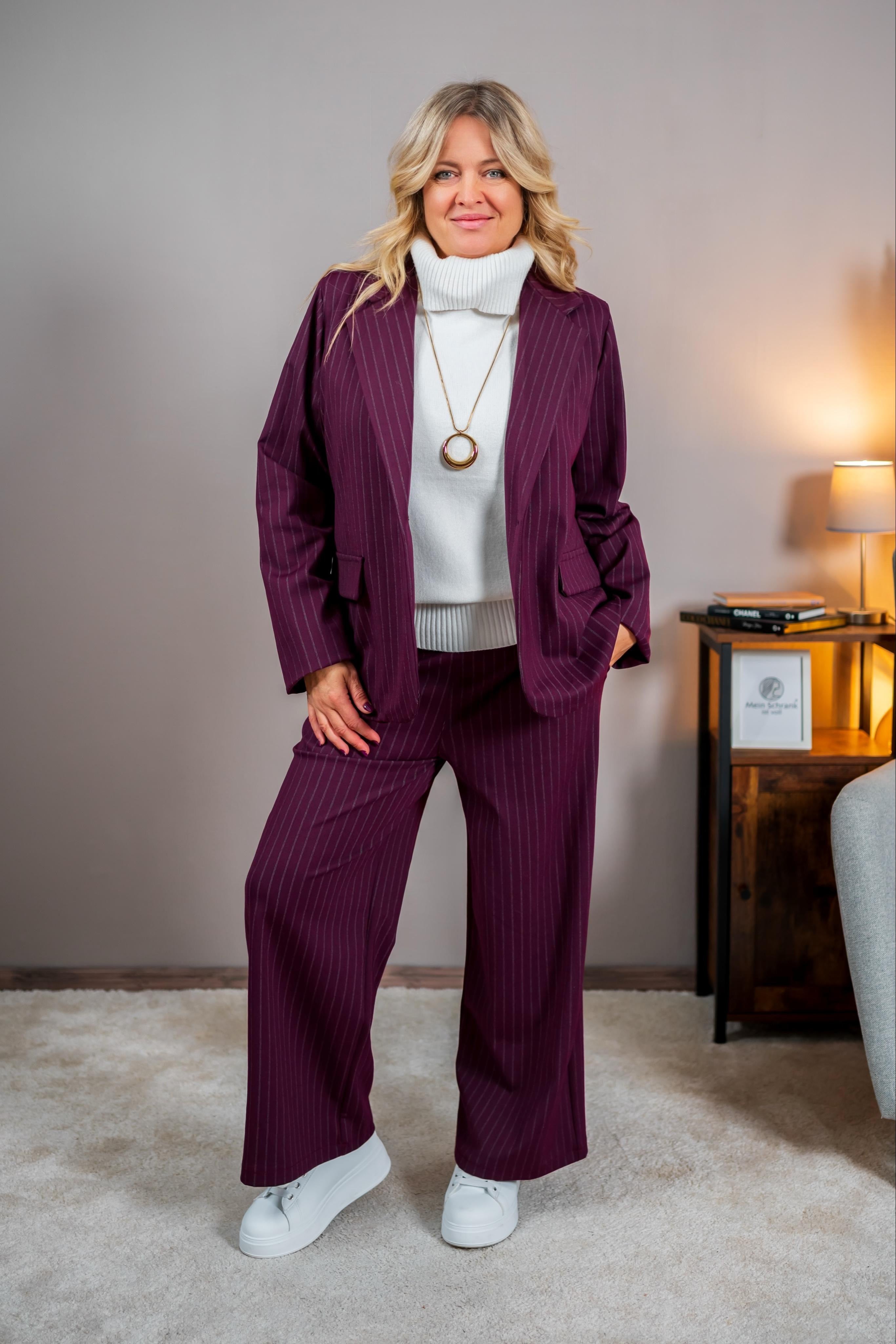 Blazer mit Nadelstreifen, beerenton