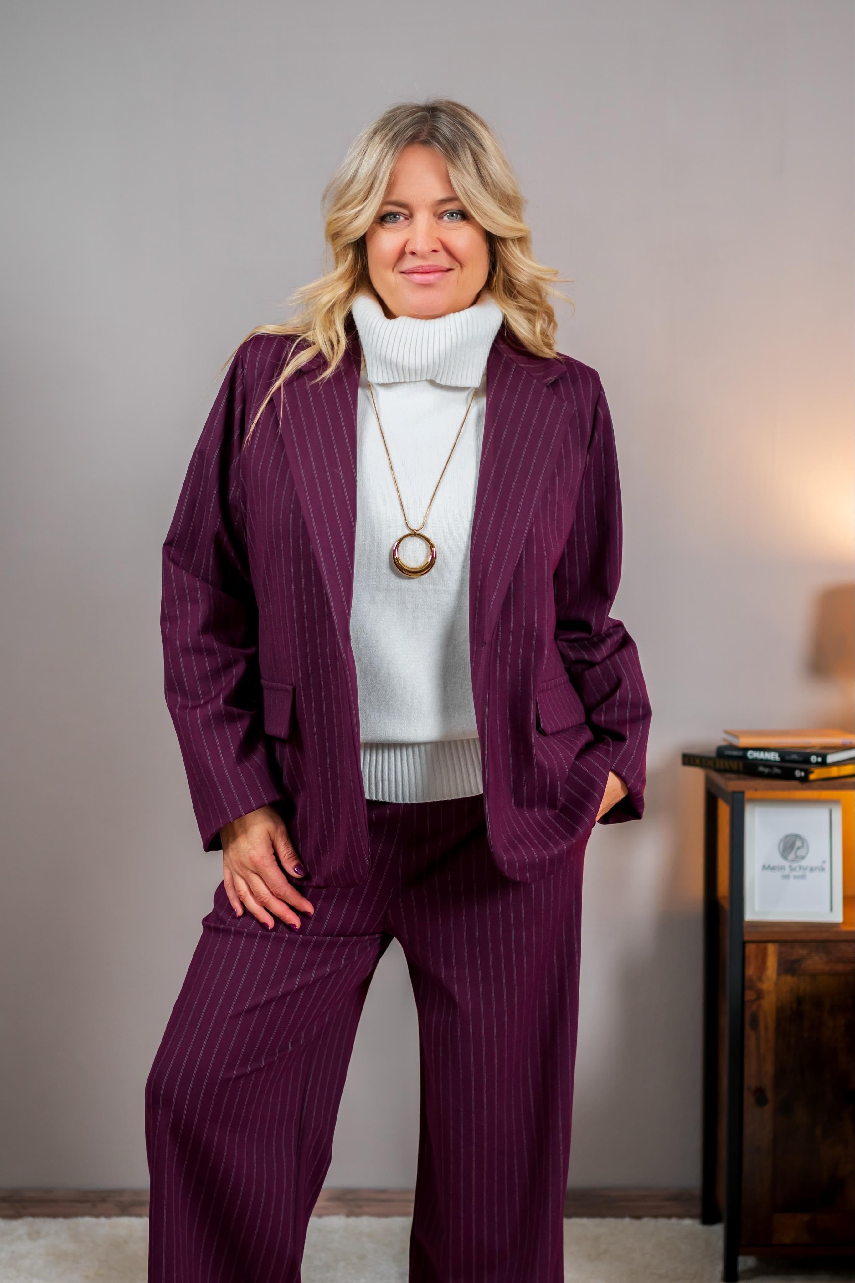 Blazer mit Nadelstreifen, beerenton