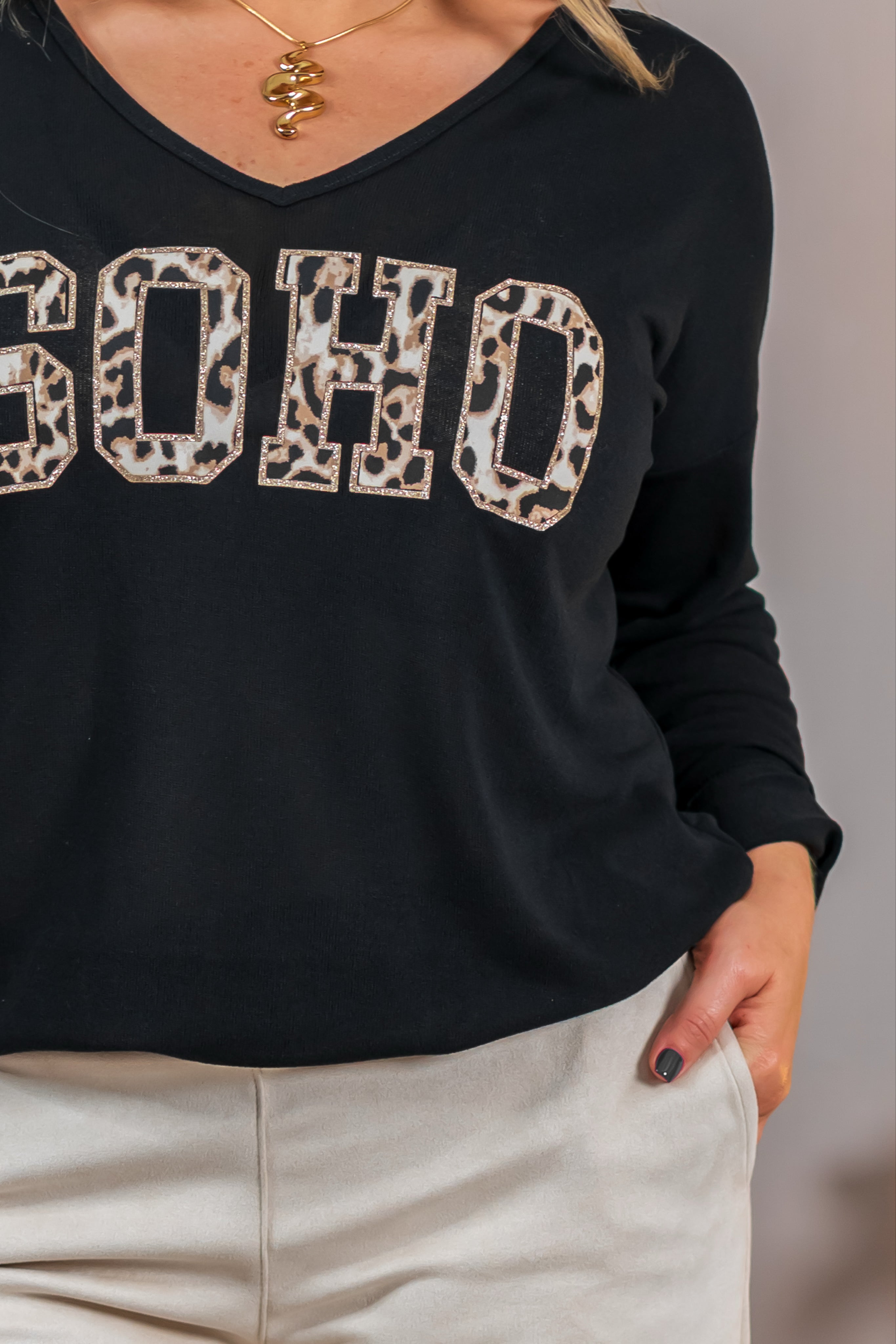 Shirt mit "SOHO"-Schriftzug, schwarz