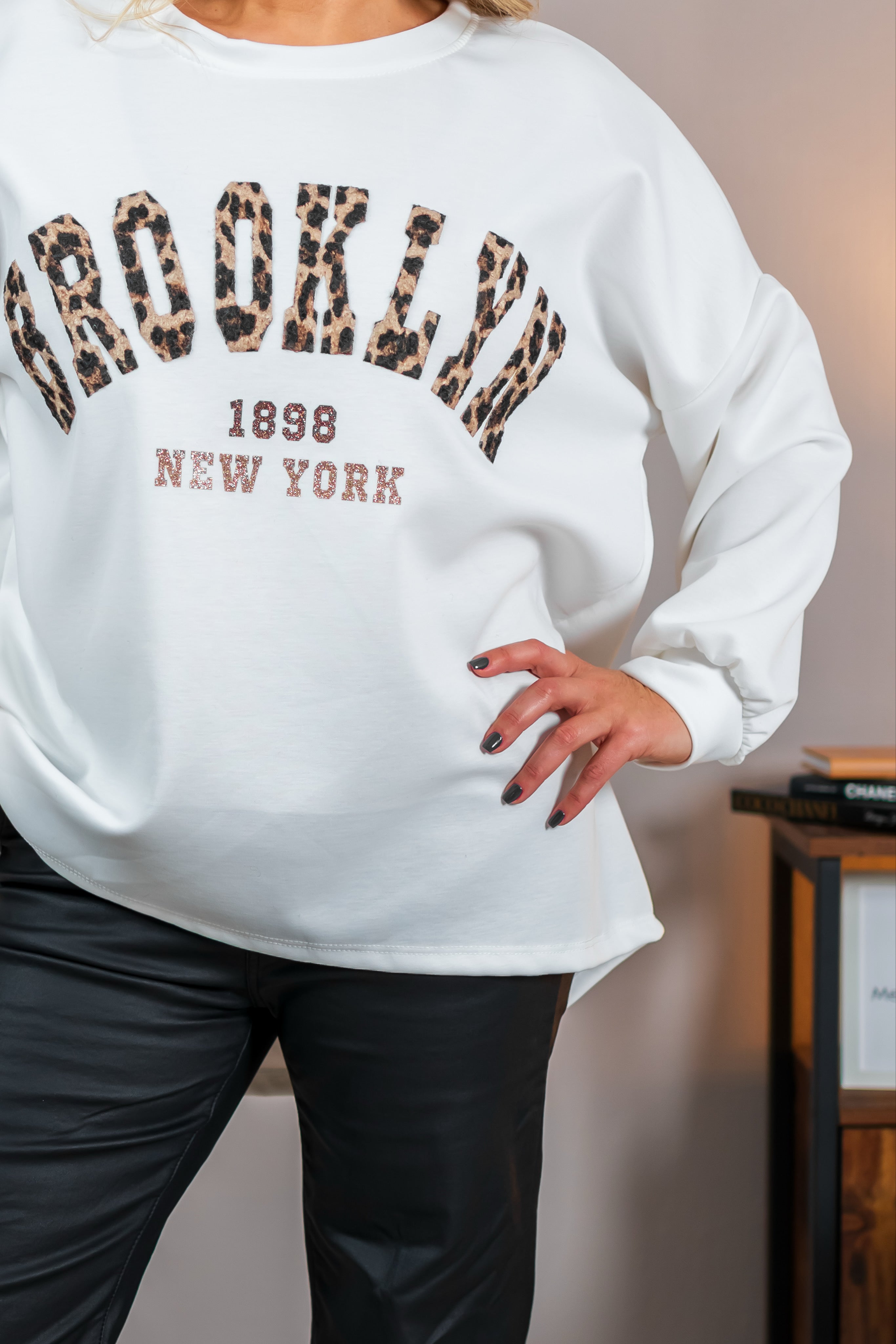 Sweatshirt mit Leo-Print