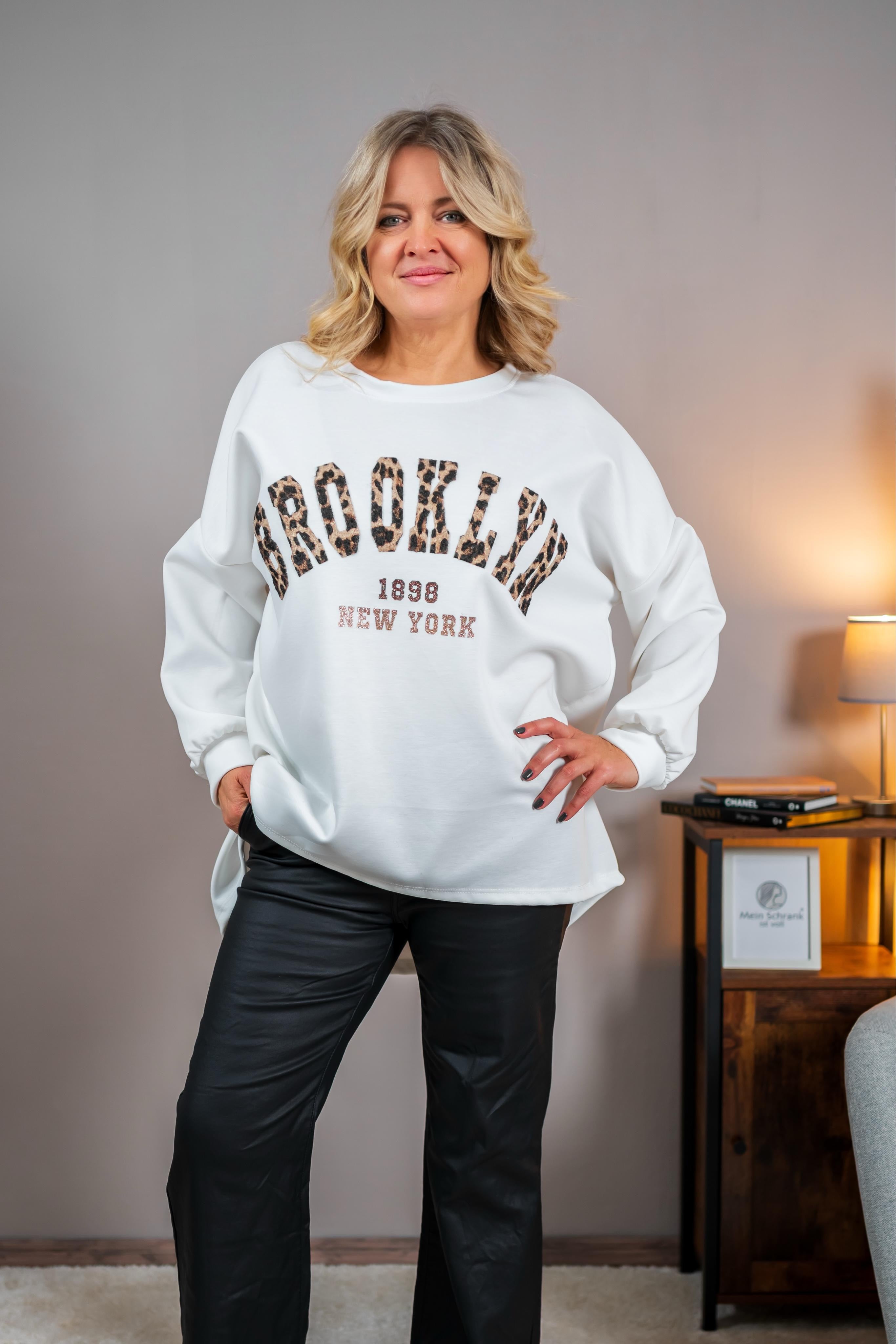 Sweatshirt mit Leo-Print