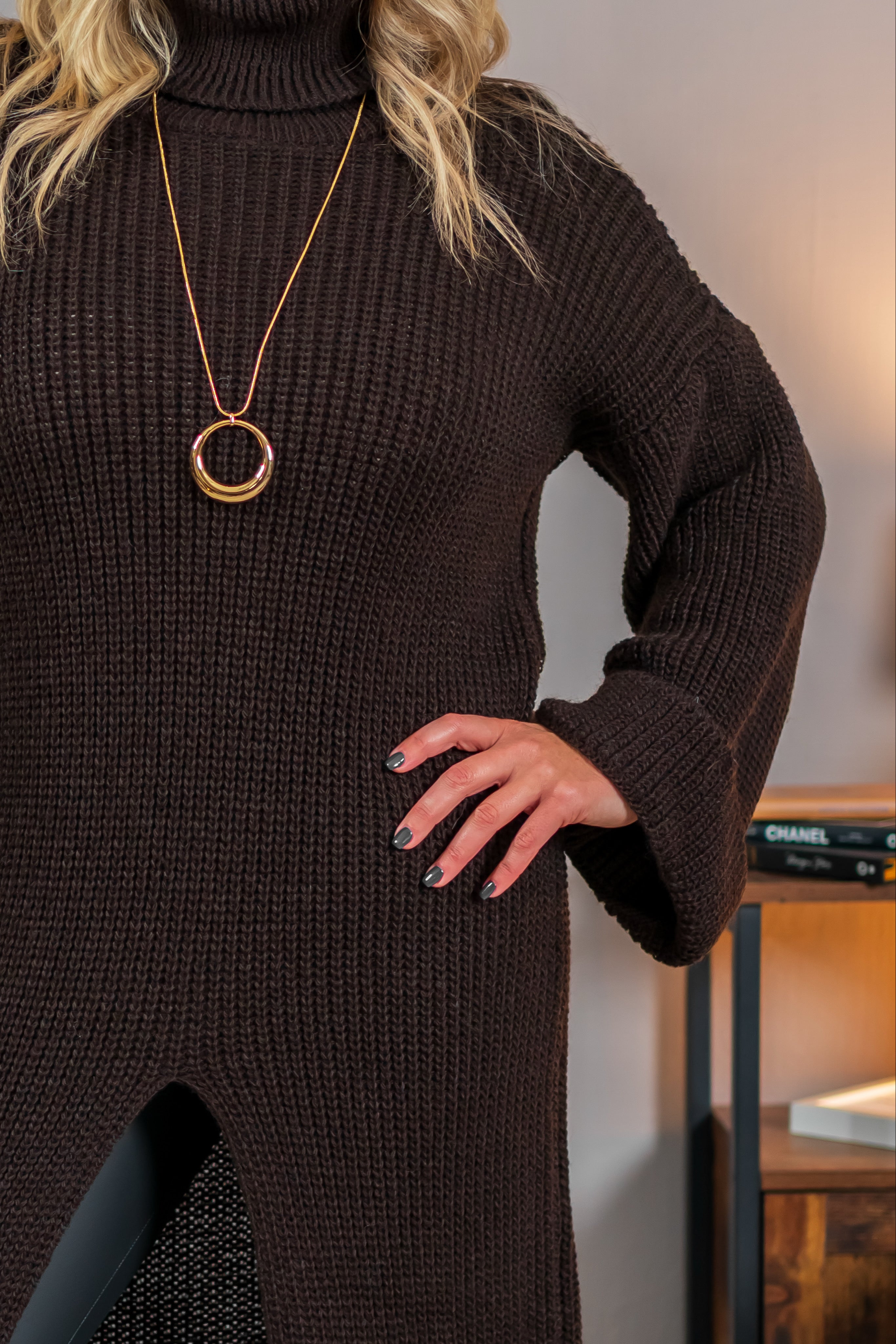 Strickkleid mit Schlitz, dunkelbraun