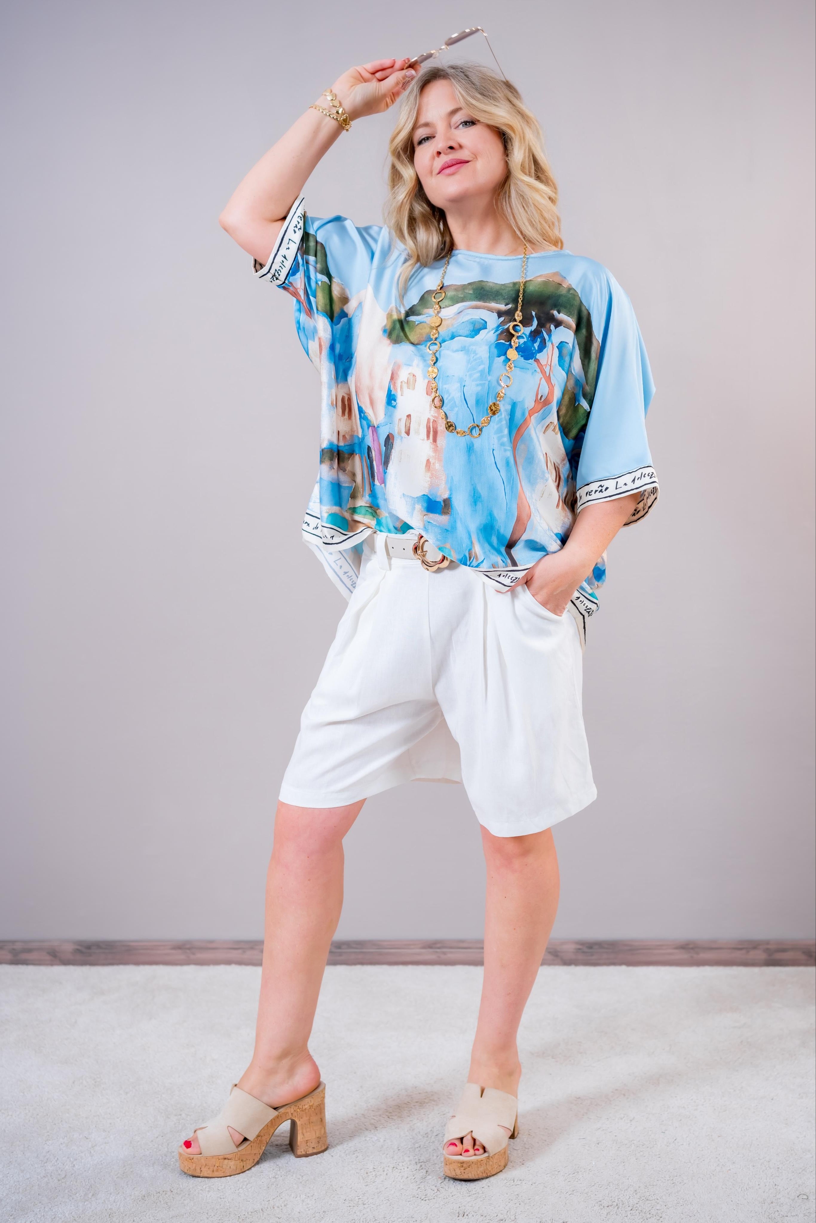 Kurze Leinenhose mit Gürtel, wollweiß