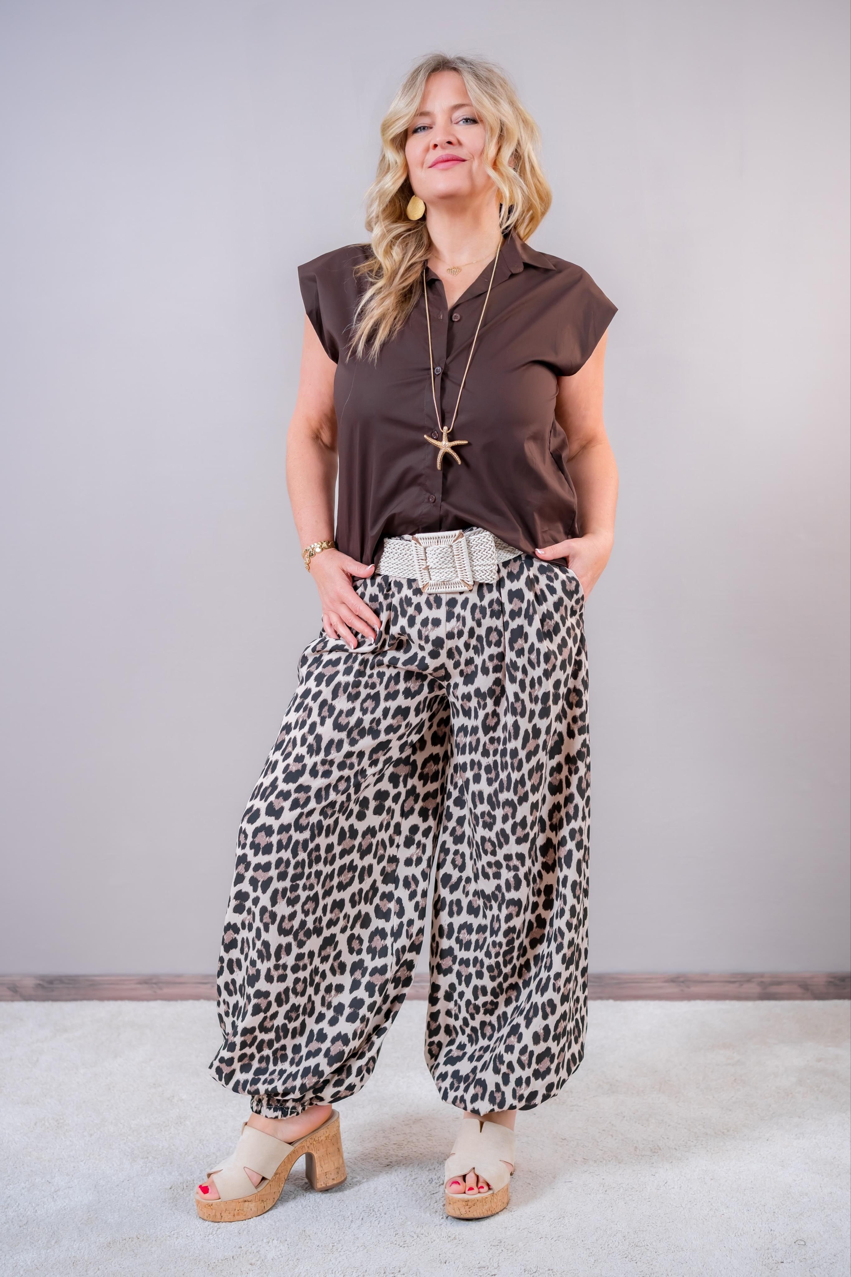 Weite Hose mit Leo-Design, beige
