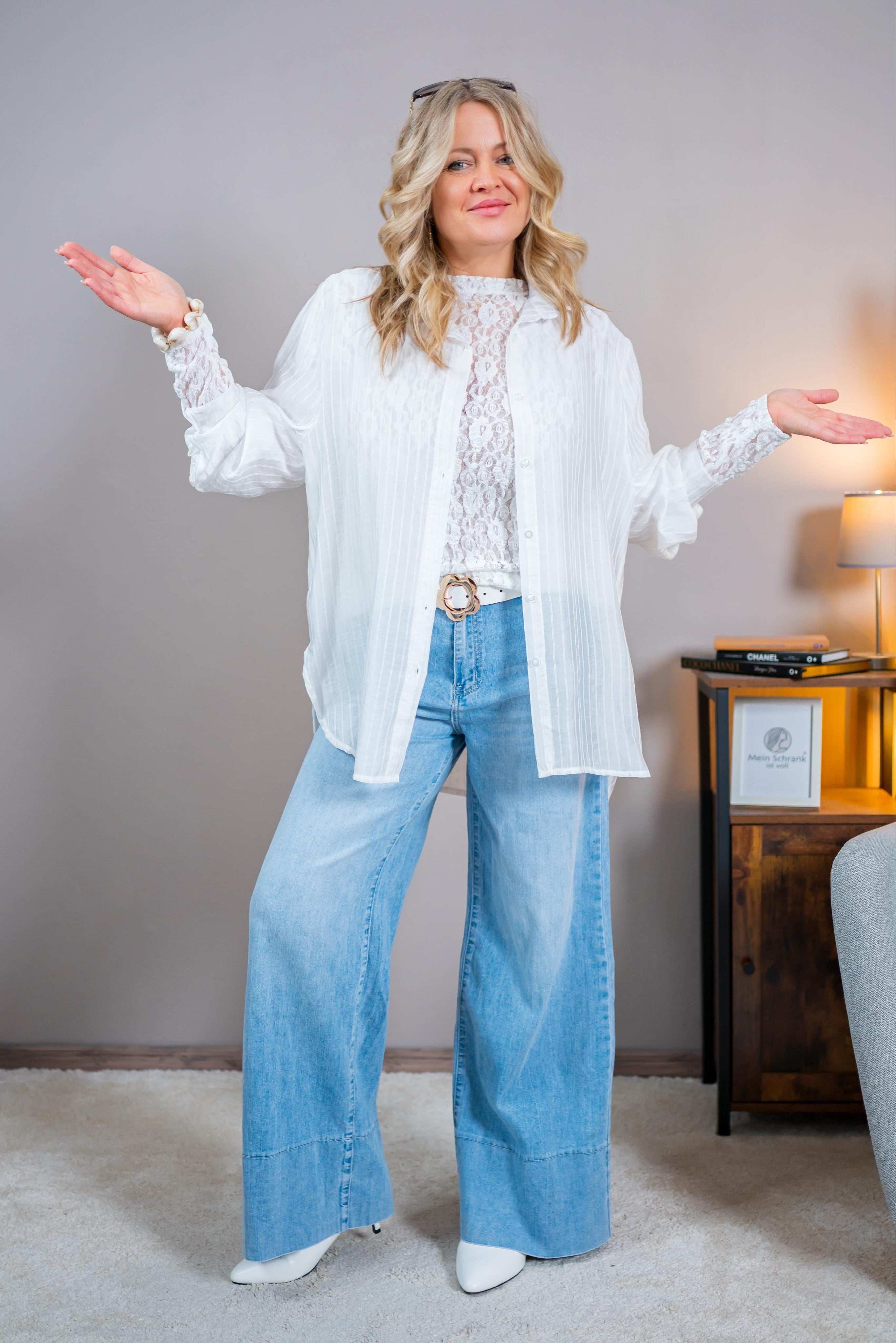 Leichte, transparente Hemdbluse im Streifendesign, weiß