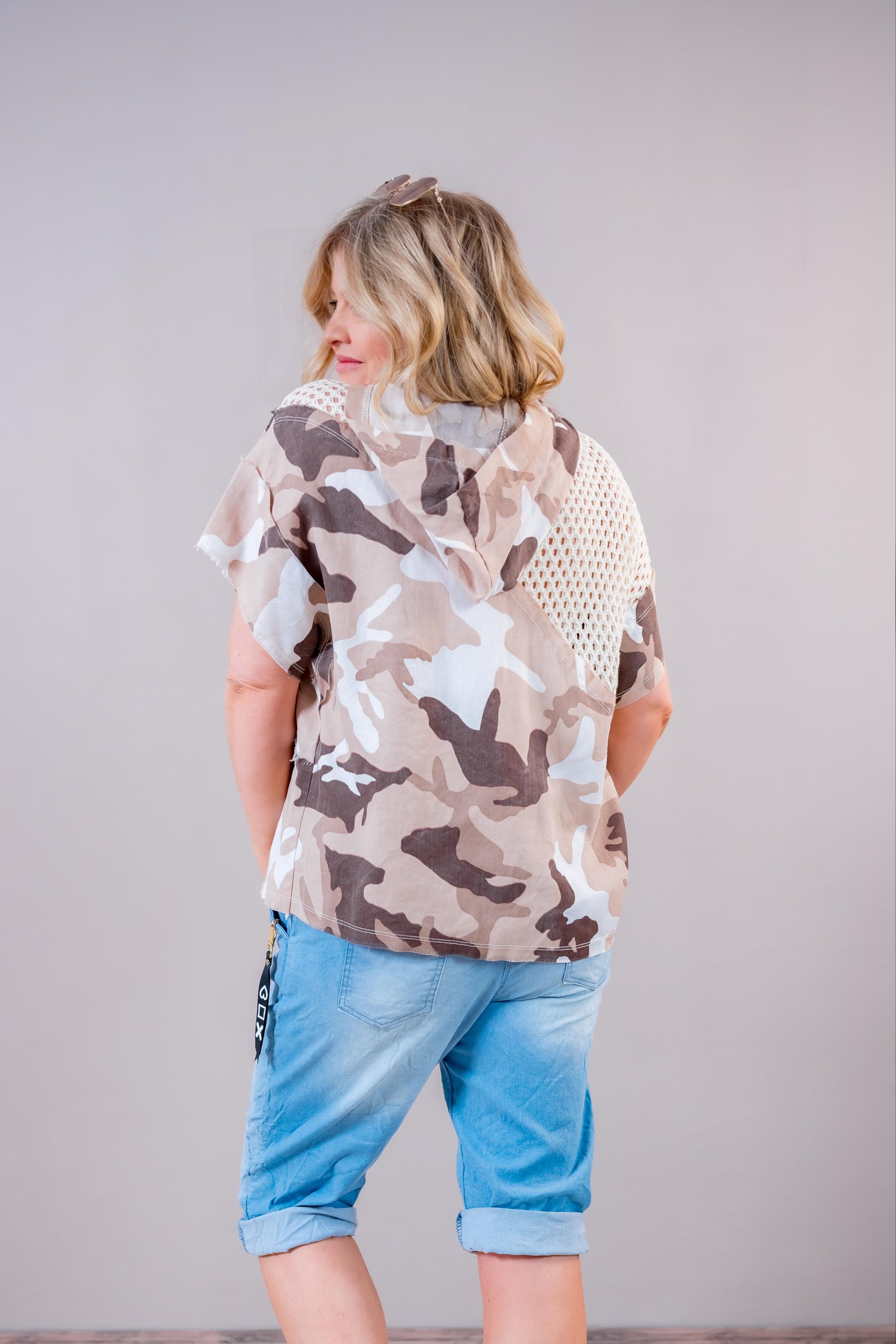 Camouflage-Jacke mit Lochstrick-Detail, braun/creme/beige