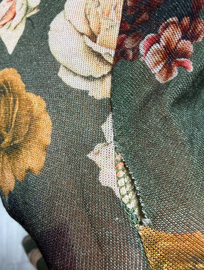 Feines Shirt mit Blütenprint, olivgrün 2.Wahl