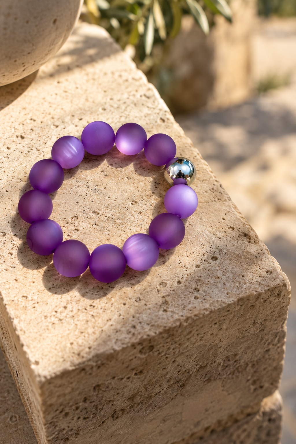 Perlenarmband mit schimmerndem Farbwechsel, lila/flieder