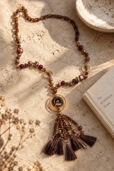 Lange Statement-Kette mit Perlen & Quasten, braun/gold
