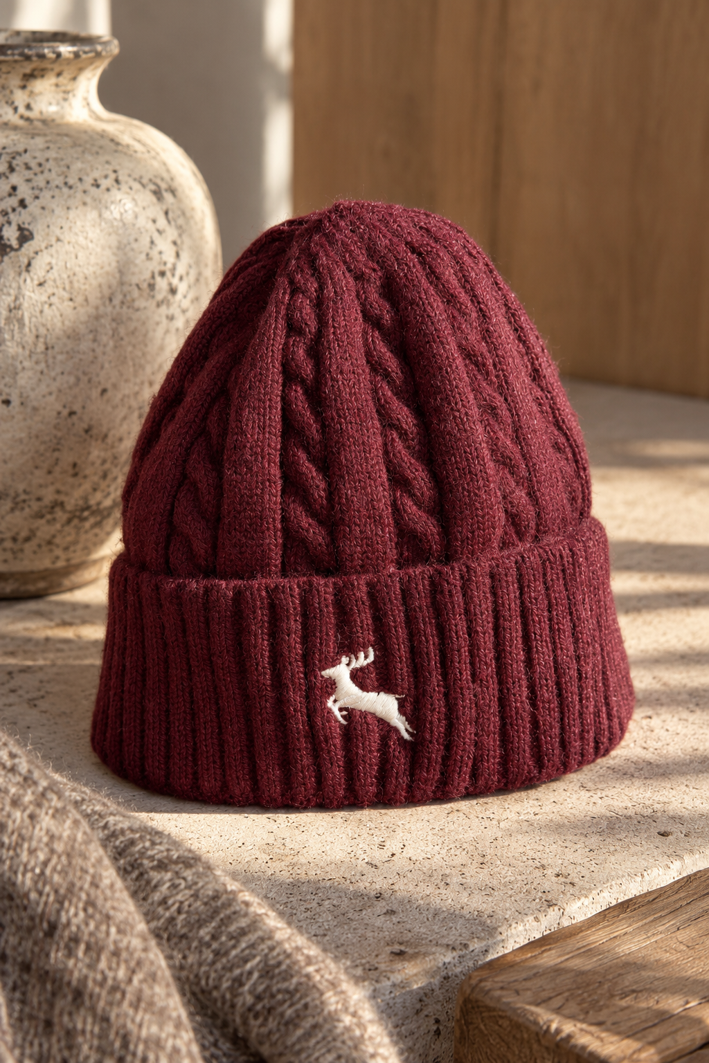 Strickmütze mit Zopfmuster, bordeaux