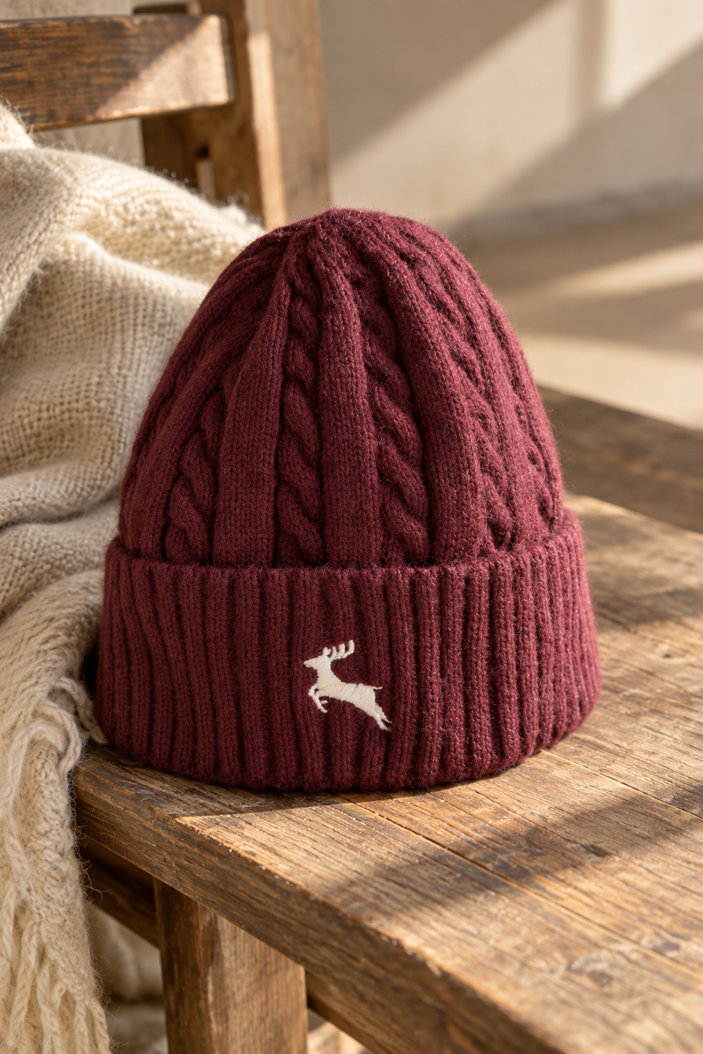 Strickmütze mit Zopfmuster, bordeaux