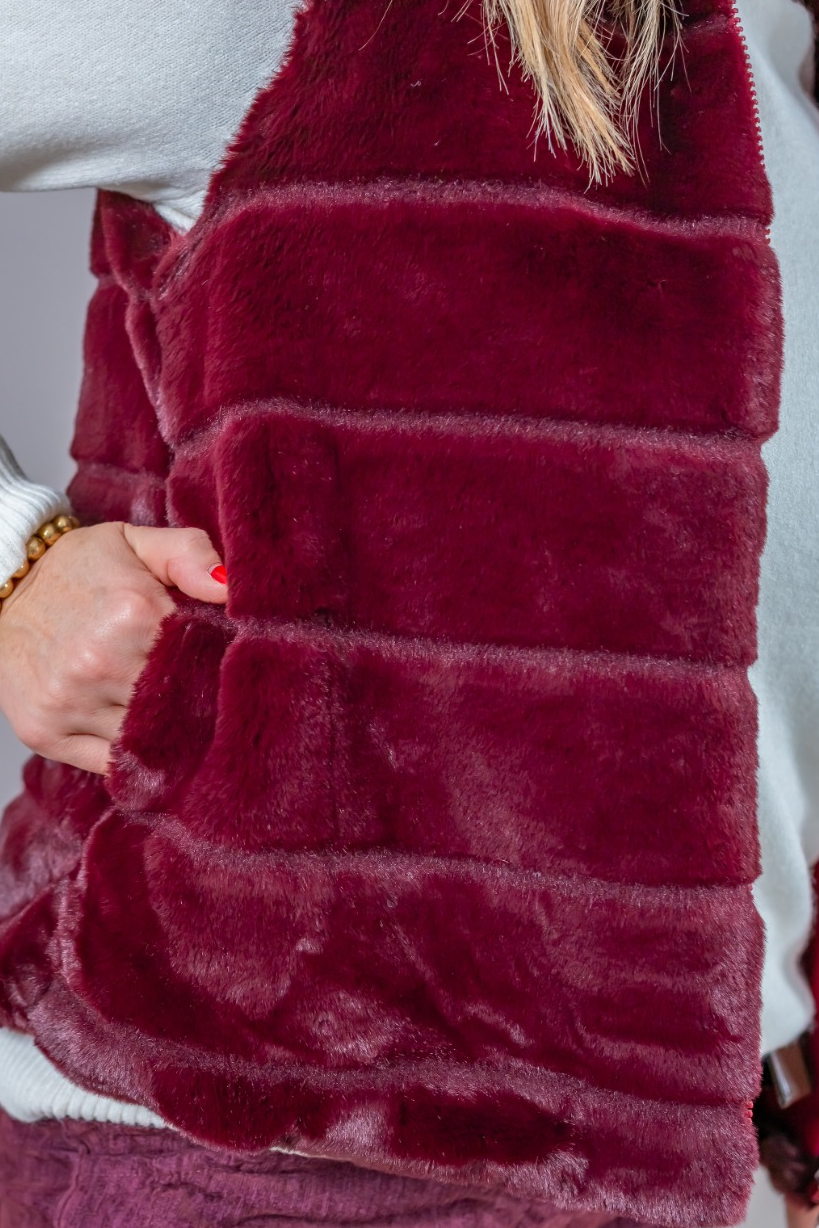 Kuschelige Fake Fur Weste, burgundy