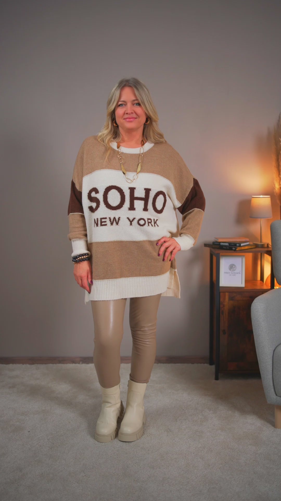 Video laden: Longpullover in Feinstrick, mehrfarbig